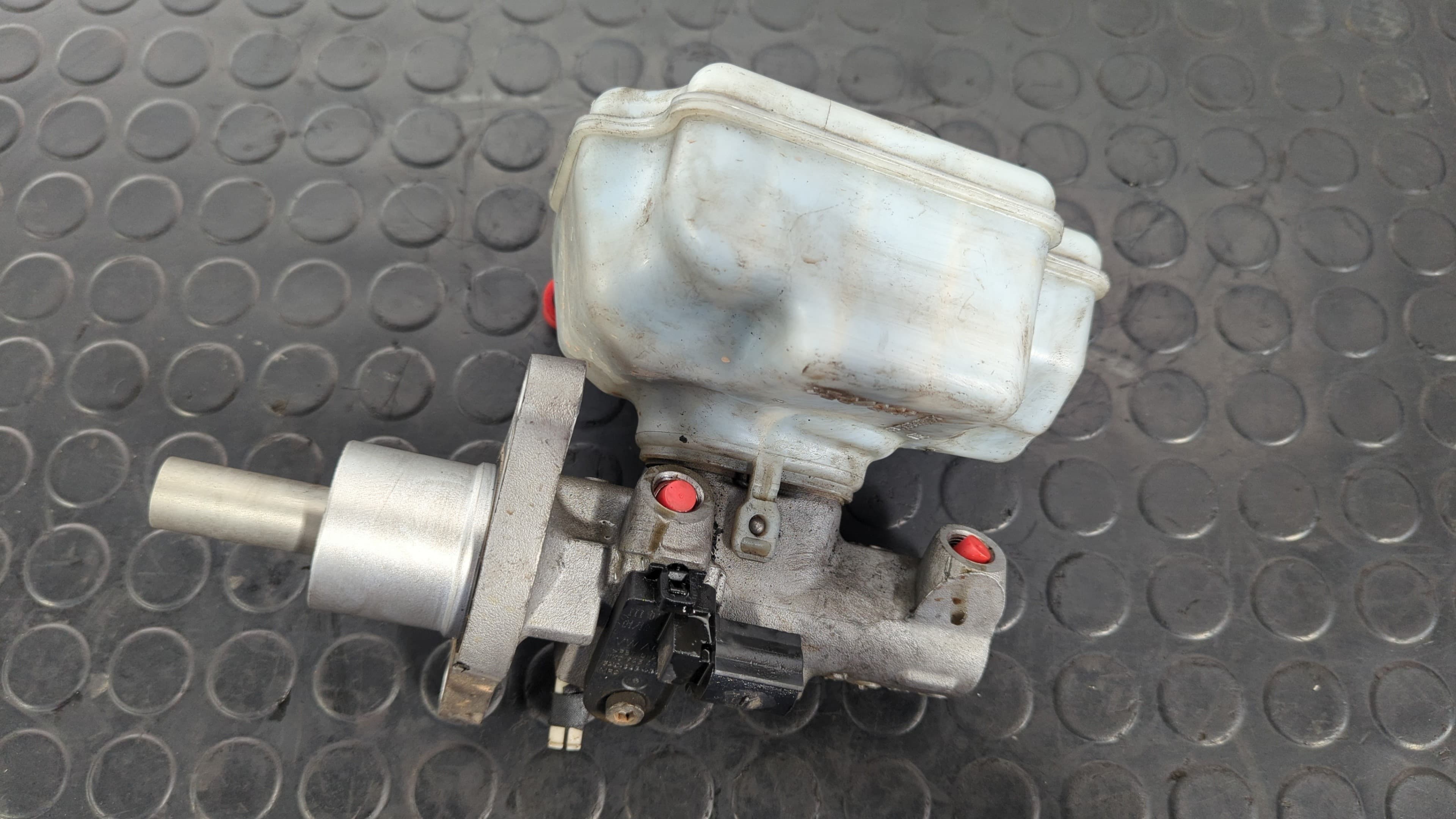 Recambio de BOMBA FRENO para AUDI A3 SPORTBACK (8P) 1.6 TDI Ambition CAYC referencia OEM IAM 1K1611301D   - NEGRO 2