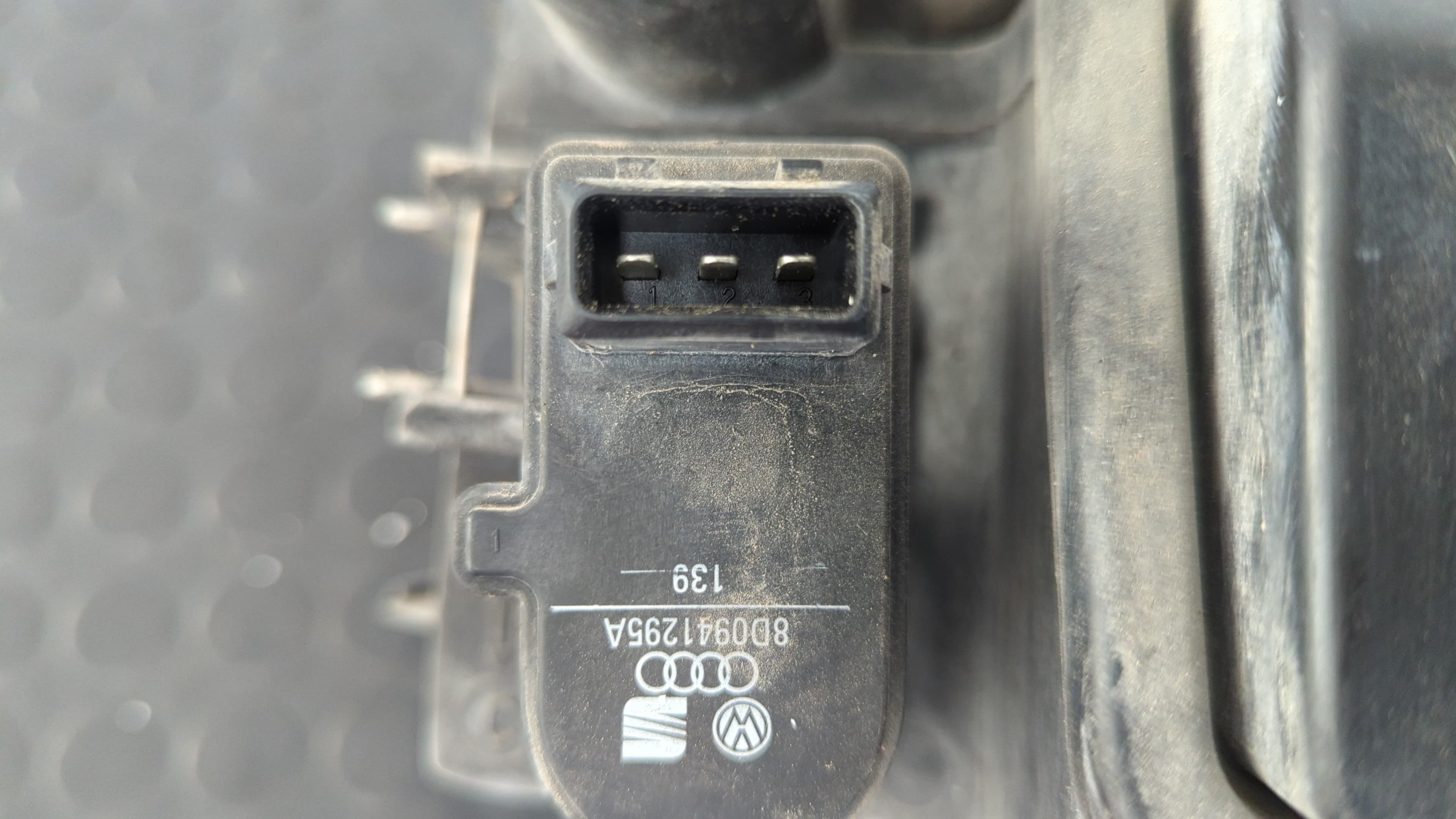 Recambio de FARO IZQUIERDO para SEAT IBIZA (6K) Básico AEX referencia OEM IAM 6K0941009A   - ROJO 3