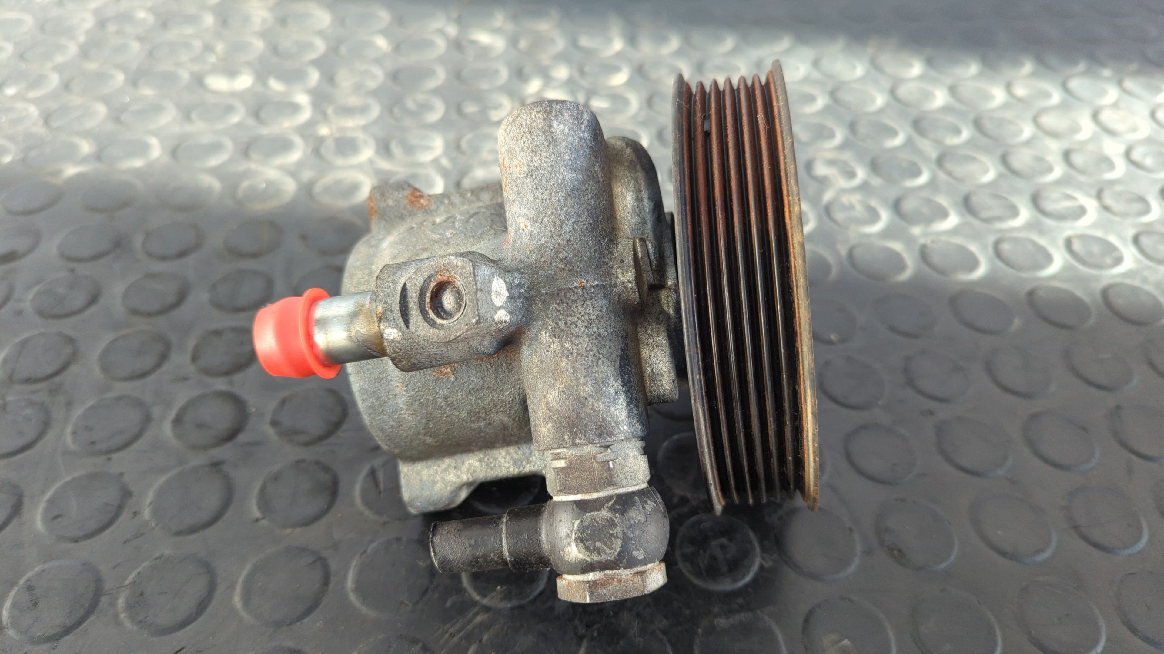 Recambio de BOMBA DIRECCION para VOLKSWAGEN NEW BEETLE (9C1/1C1) 2.0 AQY referencia OEM IAM 1J0422154C   - ROJO 2