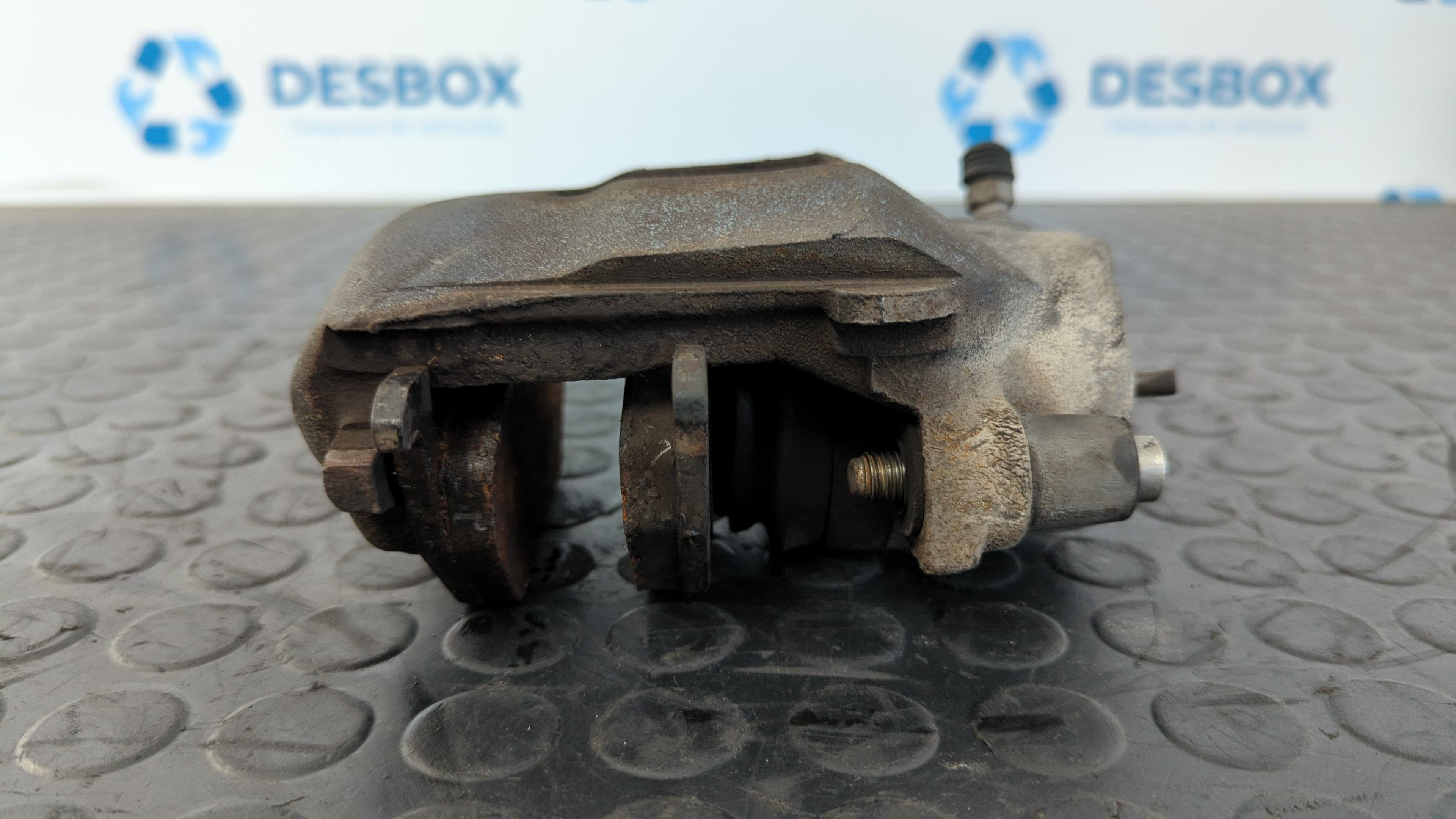 Recambio de PINZA DE FRENO DELANTERA DERECHA para VOLKSWAGEN NEW BEETLE (9C1/1C1) 2.0 AQY referencia OEM IAM    - ROJO 2