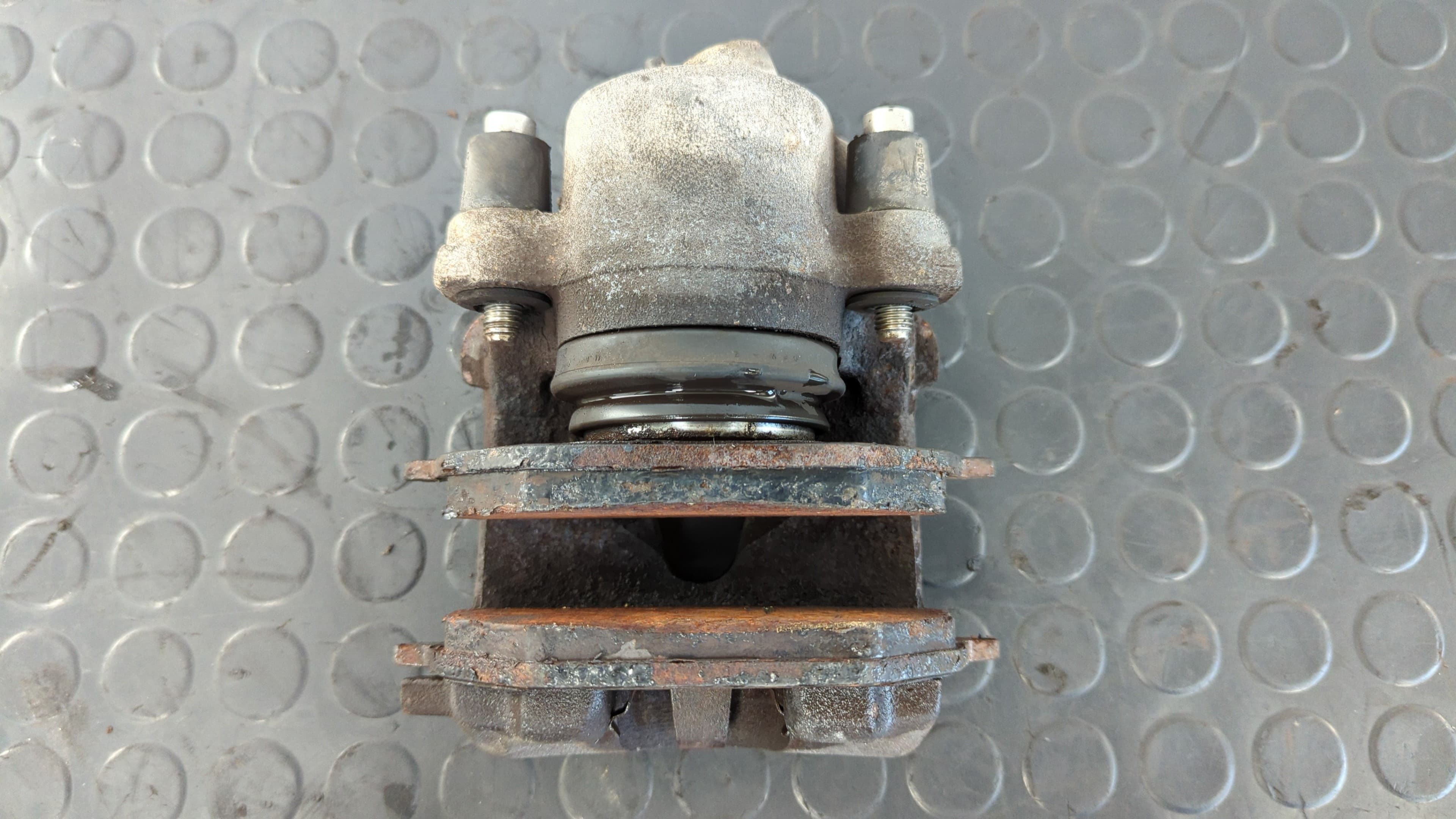 Recambio de PINZA DE FRENO DELANTERA DERECHA para VOLKSWAGEN NEW BEETLE (9C1/1C1) 2.0 AQY referencia OEM IAM    - ROJO 6