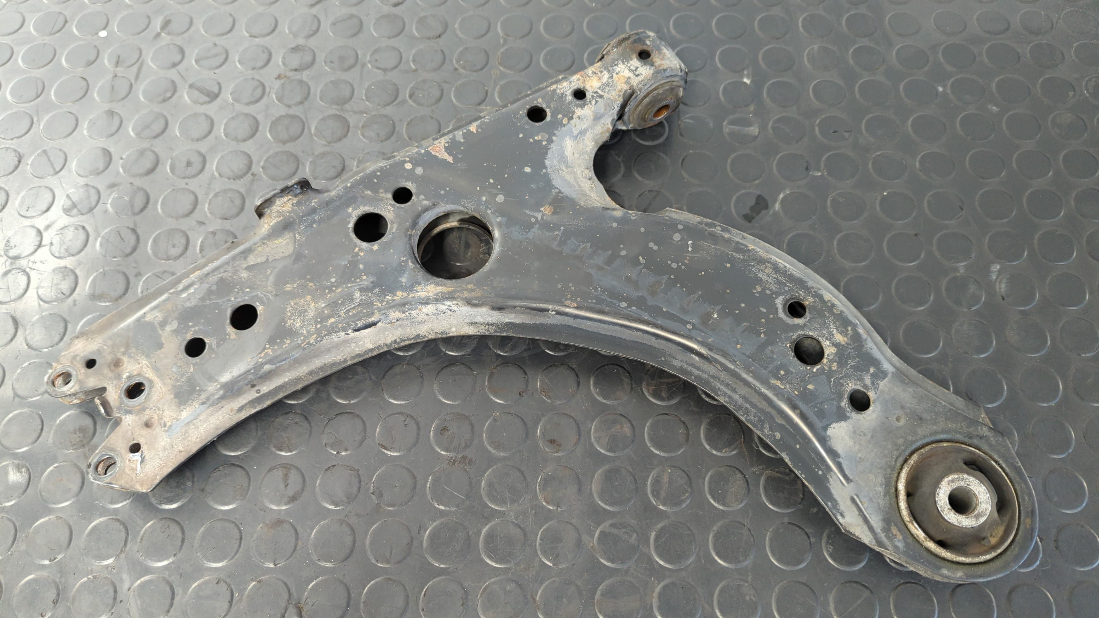Recambio de BRAZO DERECHO INFERIOR DELANTERO para VOLKSWAGEN NEW BEETLE (9C1/1C1) 2.0 AQY referencia OEM IAM 157B 158B   - ROJO 5