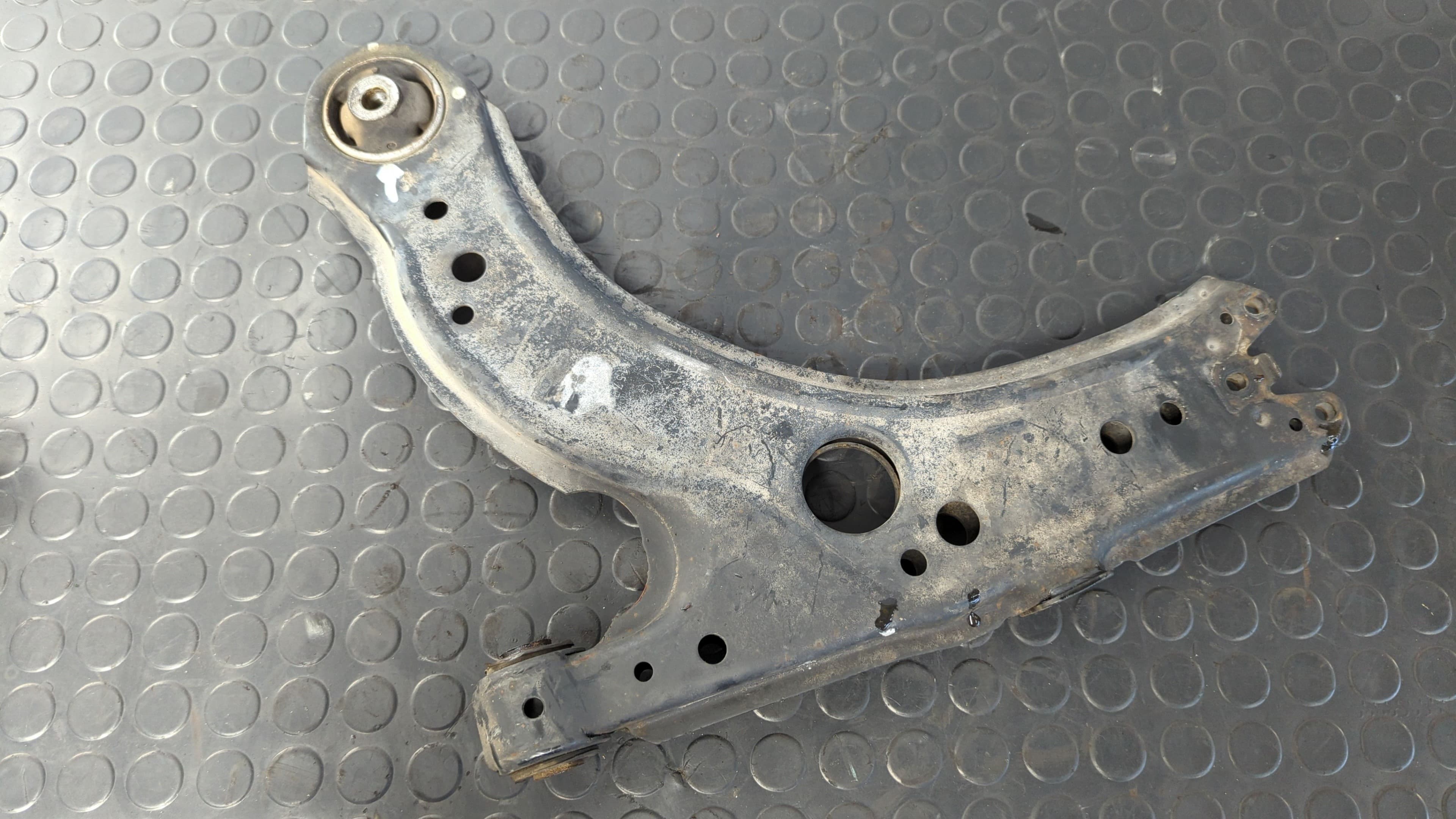 Recambio de BRAZO IZQUIERDO INFERIOR DELANTERO para VOLKSWAGEN NEW BEETLE (9C1/1C1) 2.0 AQY referencia OEM IAM 157B 158B   - ROJO 4