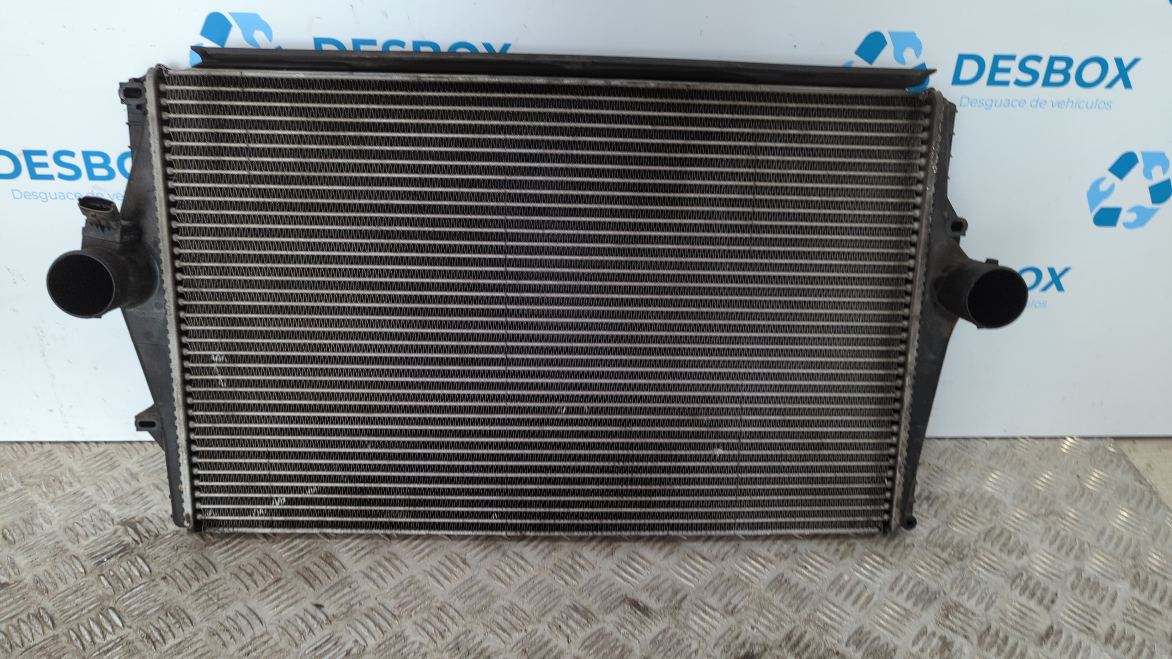 Recambio de INTERCOOLER para VOLVO S60 BERLINA 2.4 D D5244T referencia OEM IAM 8677288   - GRIS