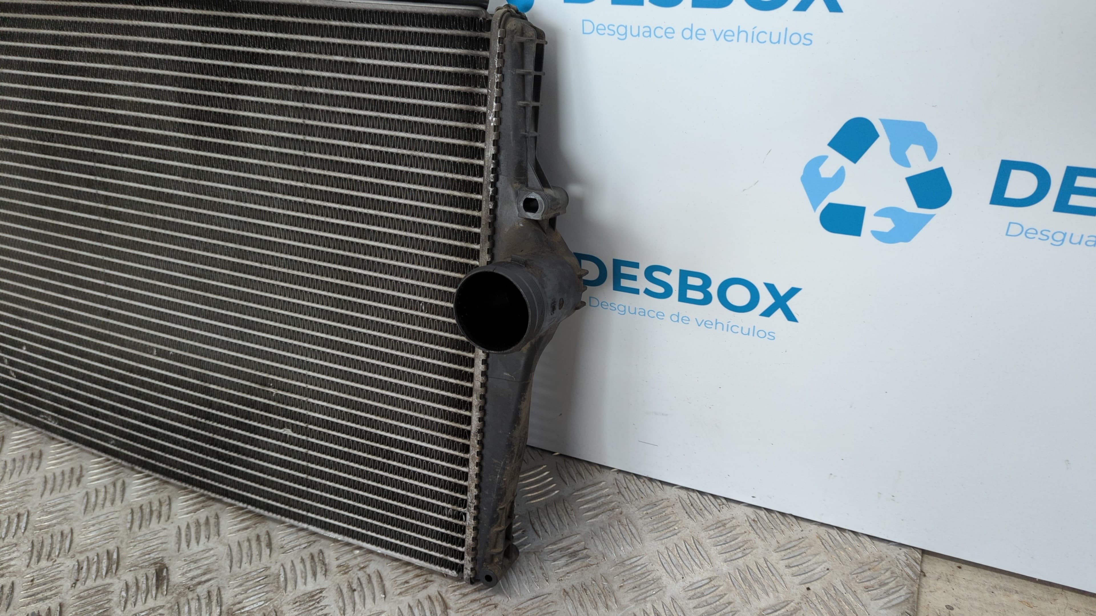 Recambio de INTERCOOLER para VOLVO S60 BERLINA 2.4 D D5244T referencia OEM IAM 8677288   - GRIS 5