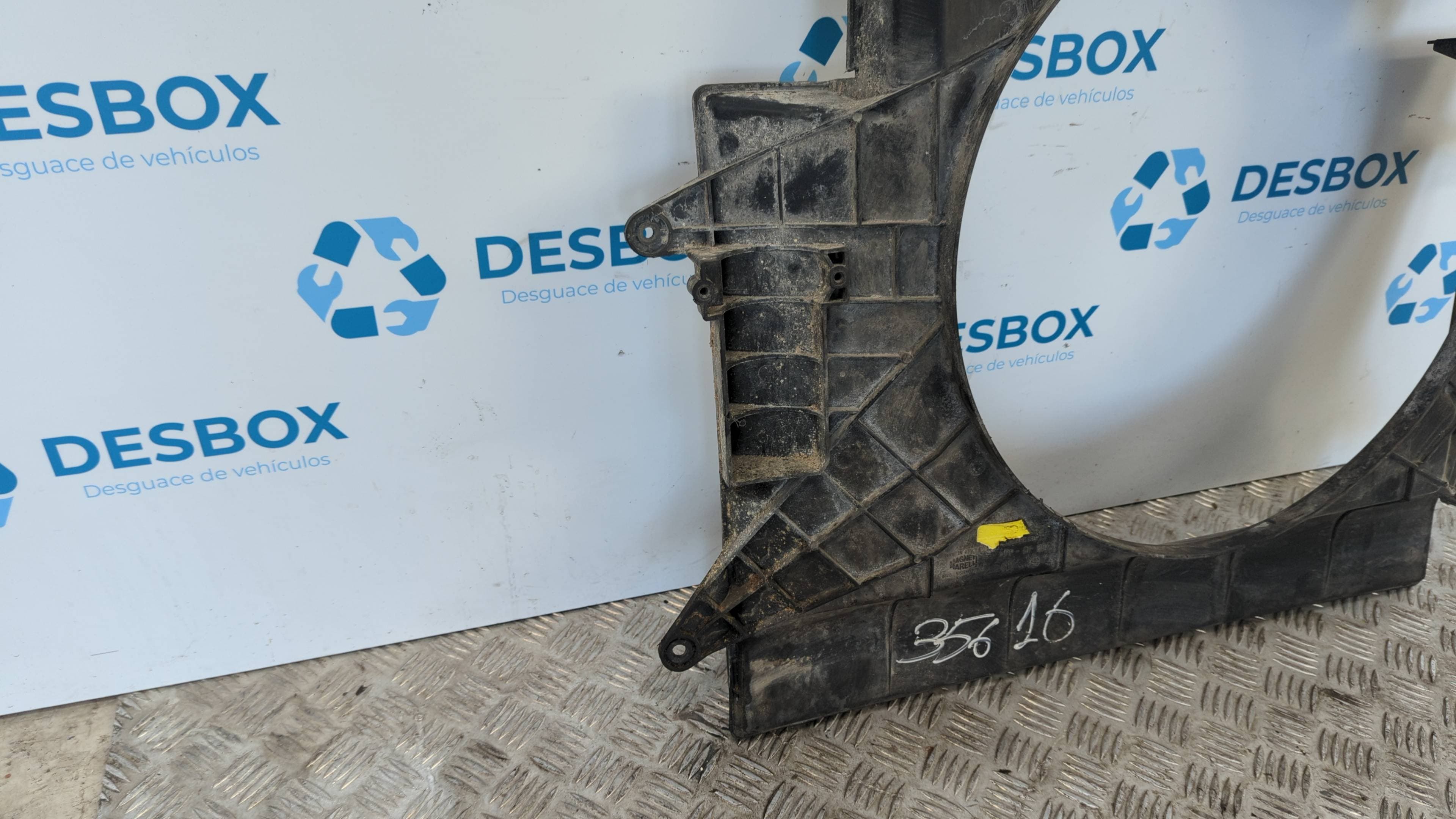 Recambio de CALANDRA DELANTERA DE RADIADOR para IVECO DAILY CAJA CERRADA (1999 =>) 29 - L 11 Caja cerrada 814043B referencia OEM IAM 812600500   - BLANCO 6