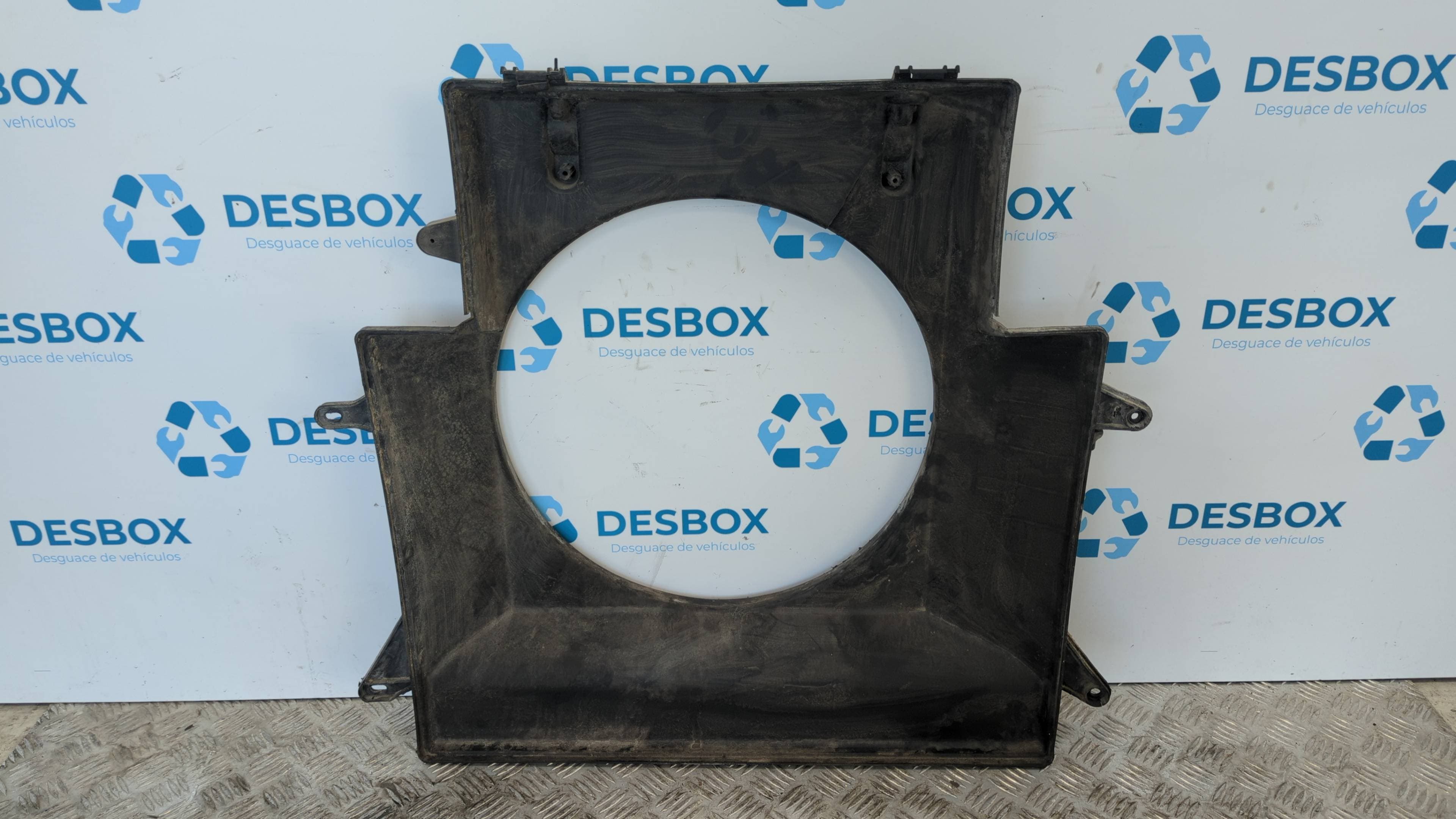 Recambio de CALANDRA DELANTERA DE RADIADOR para IVECO DAILY CAJA CERRADA (1999 =>) 29 - L 11 Caja cerrada 814043B referencia OEM IAM 812600500   - BLANCO 4