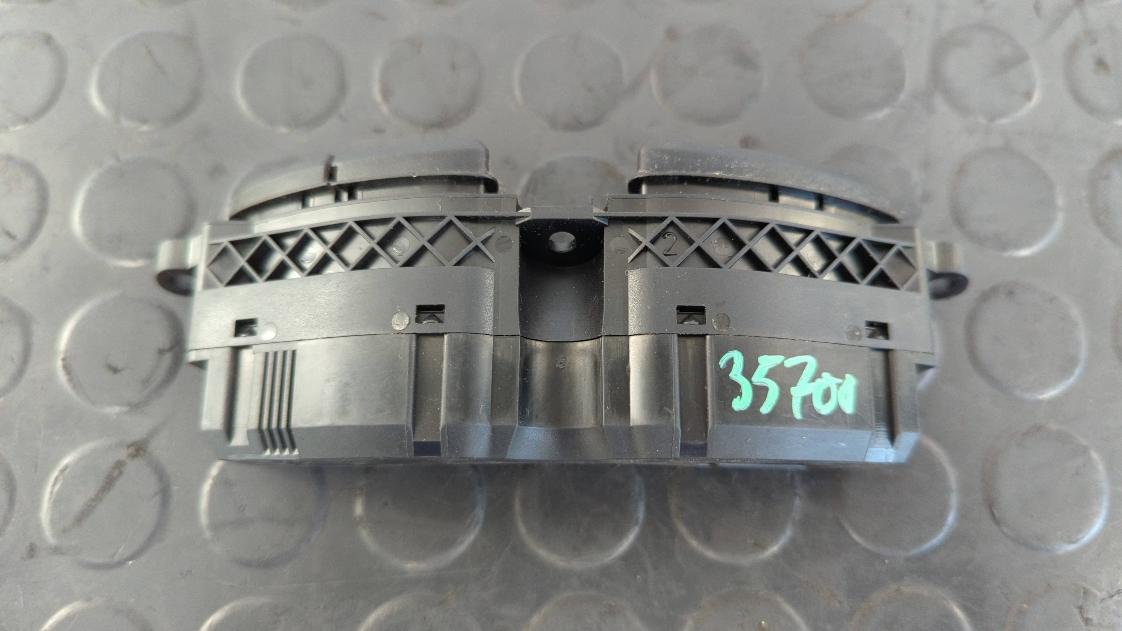 Recambio de MANDO MULTIFUNCION para FORD FOCUS BERLINA (CAK) Ambiente FYDB referencia OEM IAM YS4T19A945BA   - GRIS 6