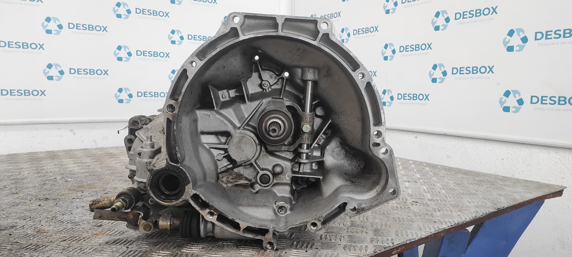 Recambio de CAJA CAMBIOS para FORD FIESTA BERL./EXPRESS 1.0 TLA referencia OEM IAM 81TT7211AA   - AZUL