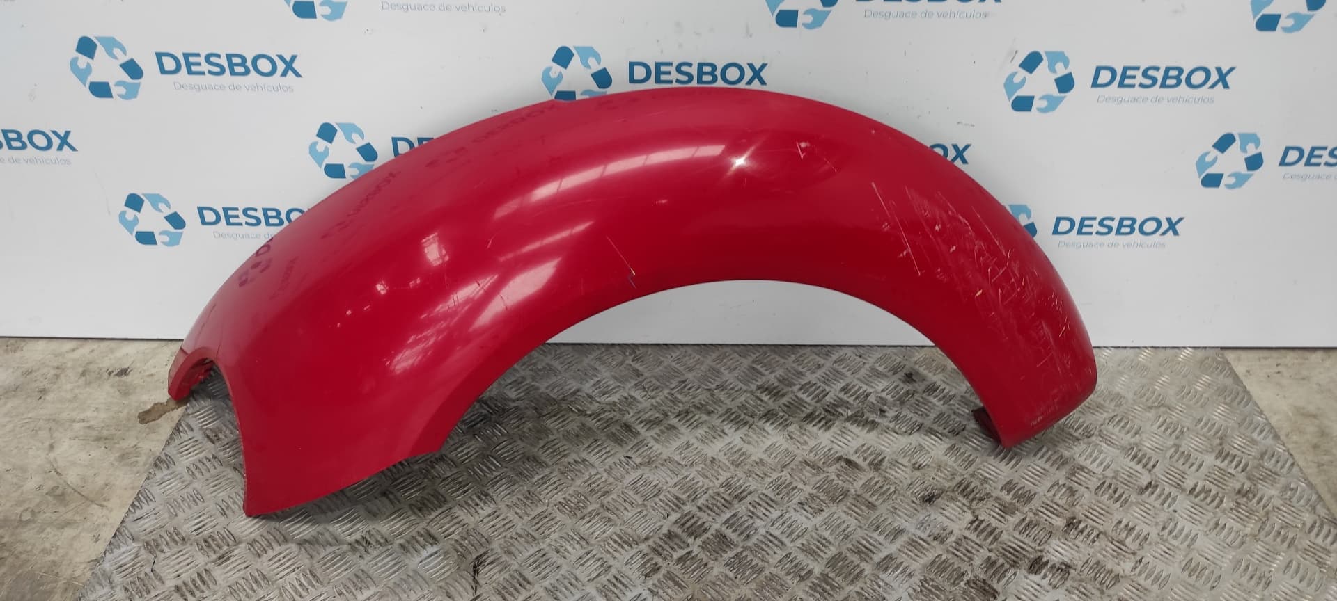 Recambio de ALETA DELANTERA IZQUIERDA para VOLKSWAGEN NEW BEETLE (9C1/1C1) 2.0 AQY referencia OEM IAM    - ROJO