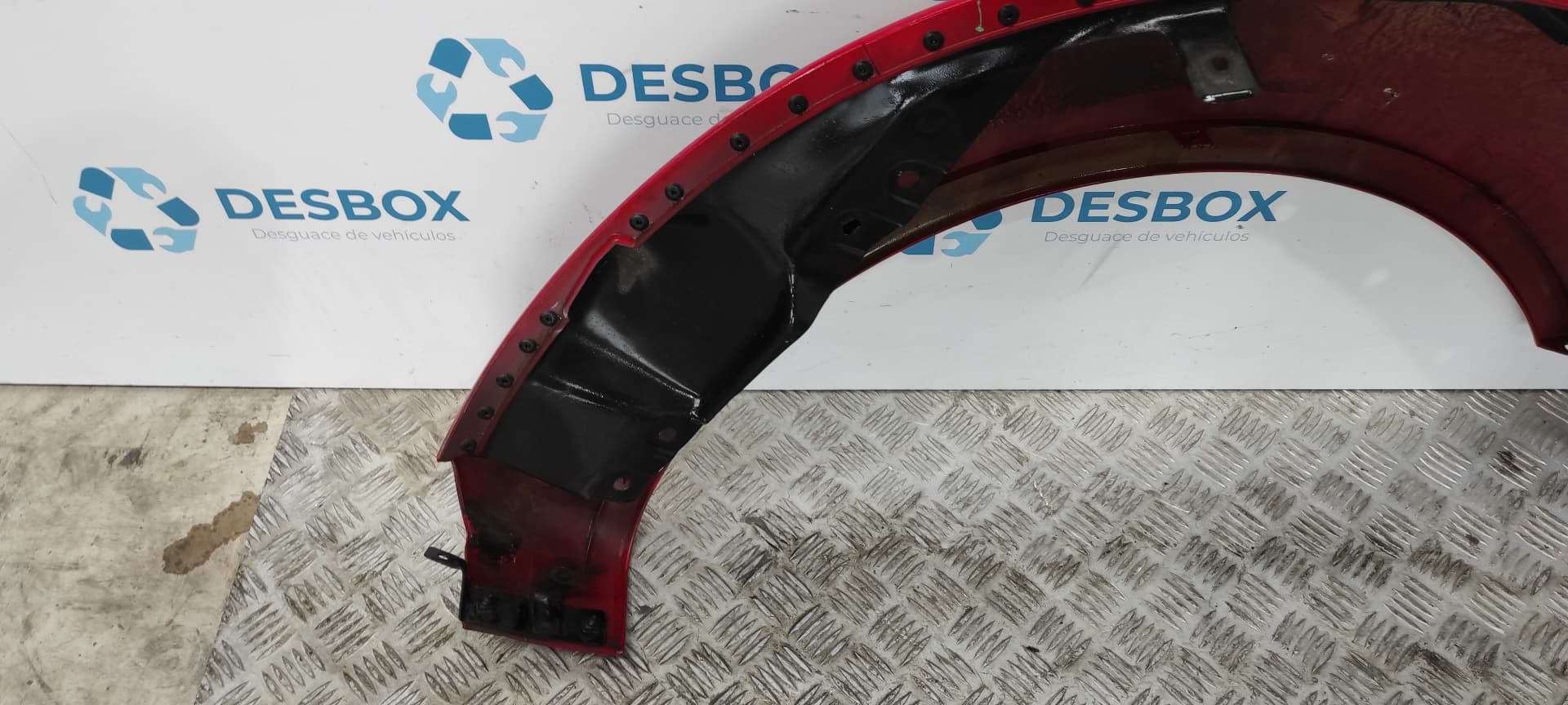 Recambio de ALETA DELANTERA IZQUIERDA para VOLKSWAGEN NEW BEETLE (9C1/1C1) 2.0 AQY referencia OEM IAM    - ROJO 2