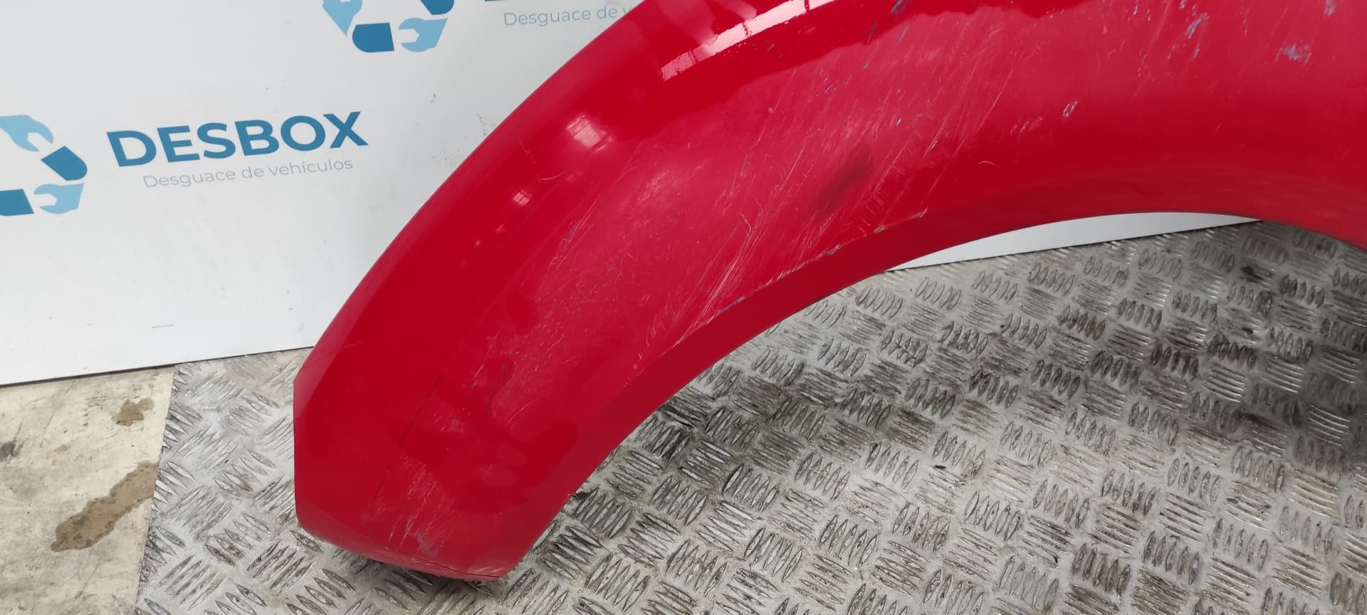 Recambio de ALETA DELANTERA DERECHA para VOLKSWAGEN NEW BEETLE (9C1/1C1) 2.0 AQY referencia OEM IAM    - ROJO 4