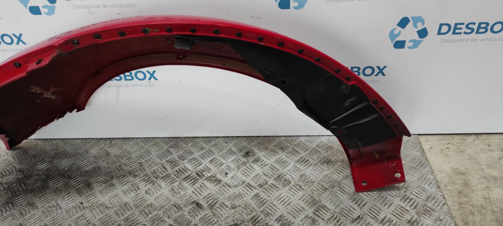 Recambio de ALETA DELANTERA DERECHA para VOLKSWAGEN NEW BEETLE (9C1/1C1) 2.0 AQY referencia OEM IAM    - ROJO 3