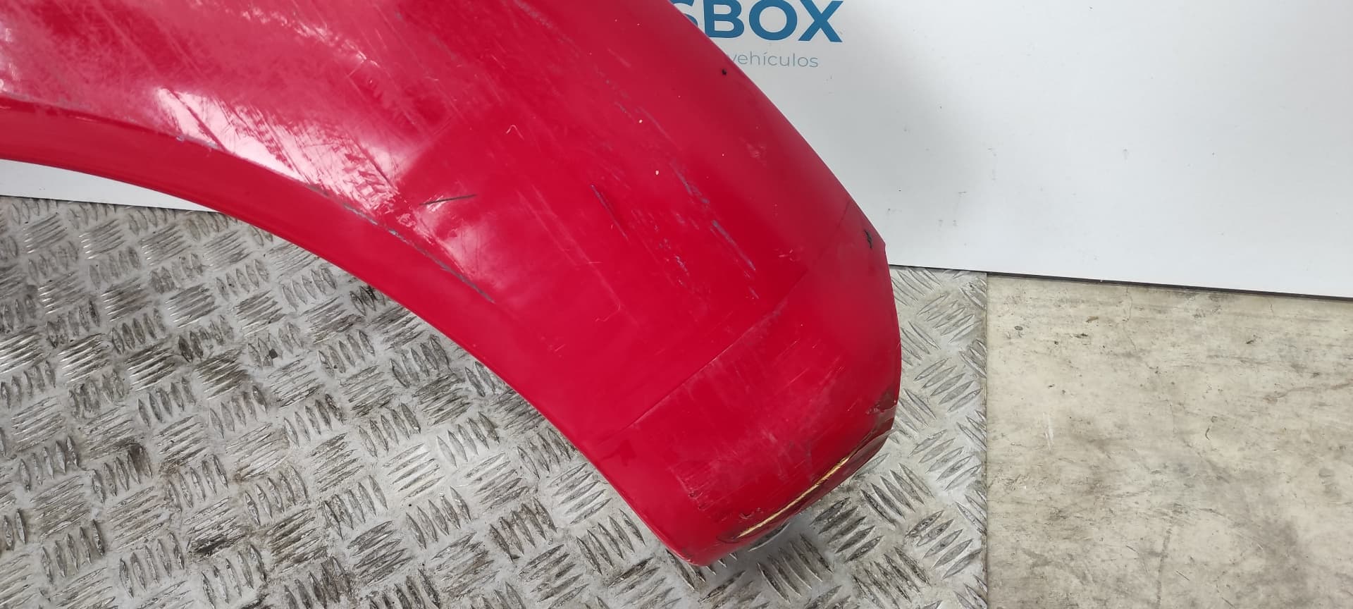 Recambio de ALETIN TRASERO DERECHO para VOLKSWAGEN NEW BEETLE (9C1/1C1) 2.0 AQY referencia OEM IAM    - ROJO 3