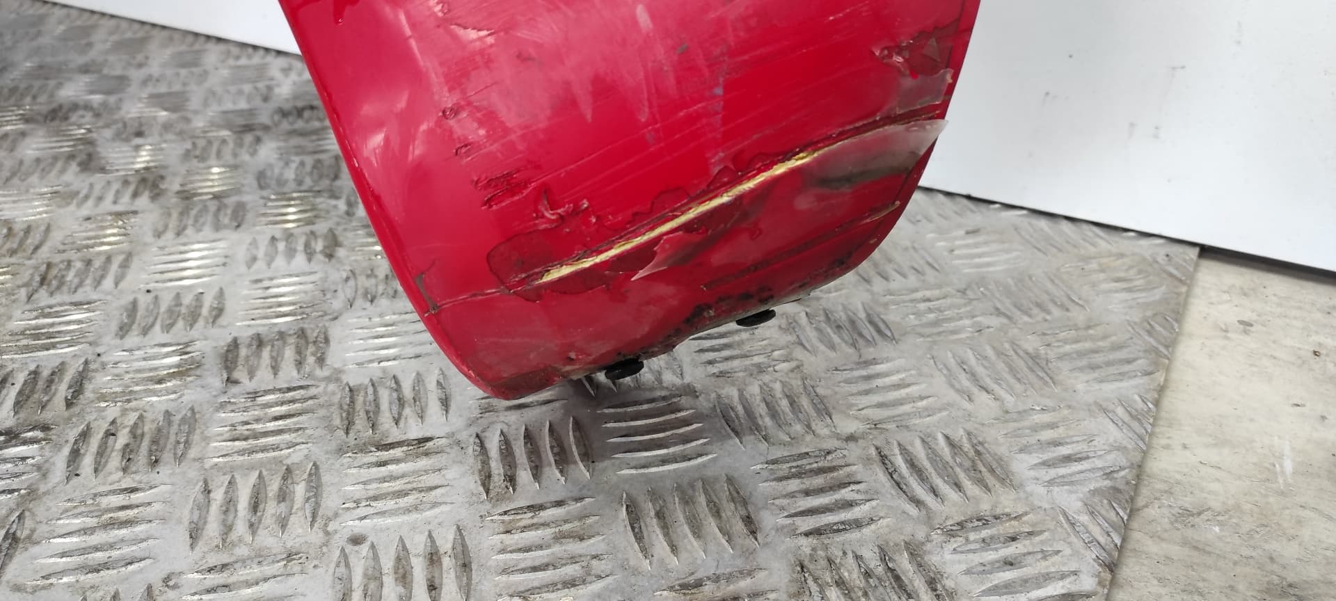 Recambio de ALETIN TRASERO DERECHO para VOLKSWAGEN NEW BEETLE (9C1/1C1) 2.0 AQY referencia OEM IAM    - ROJO 2