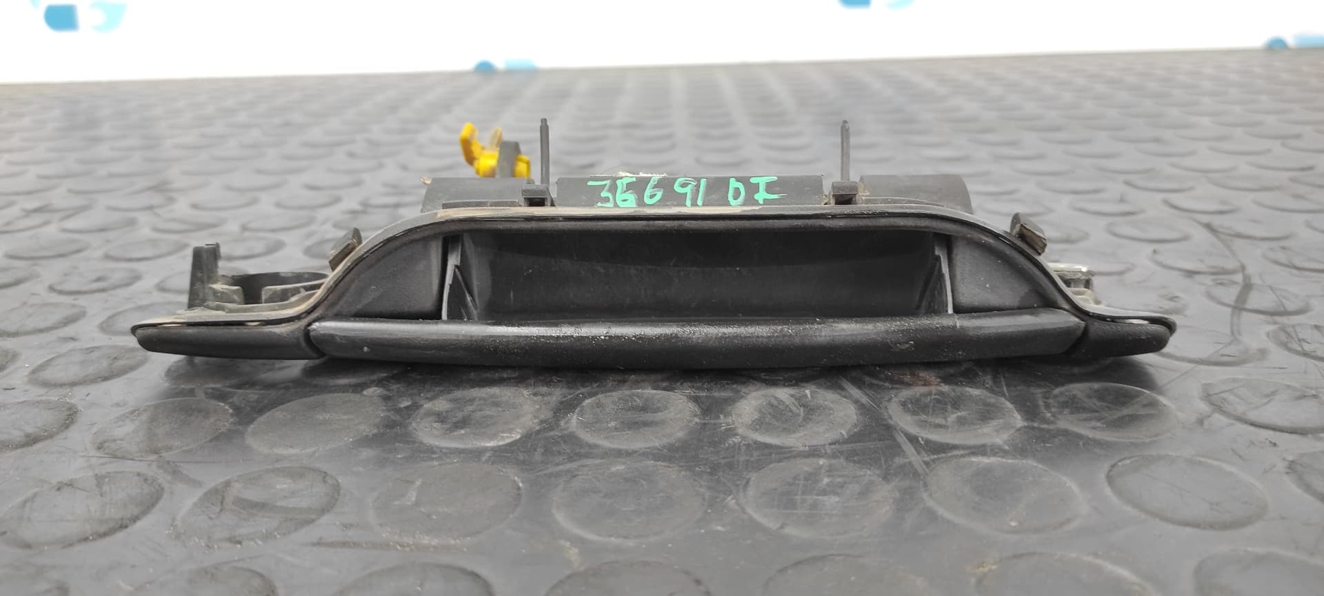 Recambio de MANETA DELANTERA IZQUIERDA para HYUNDAI GETZ (TB) 1.1 Básico G4HD referencia OEM IAM 4