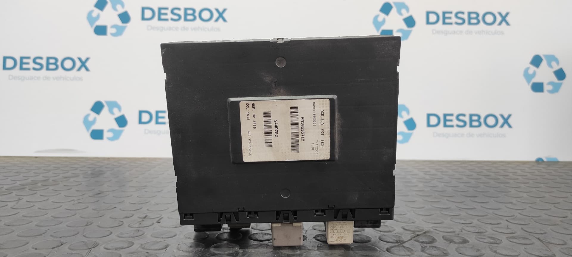 Recambio de CAJA RELES / FUSIBLES para SEAT LEON (1P1) BXE referencia OEM IAM 3C0937049D   - NEGRO 2