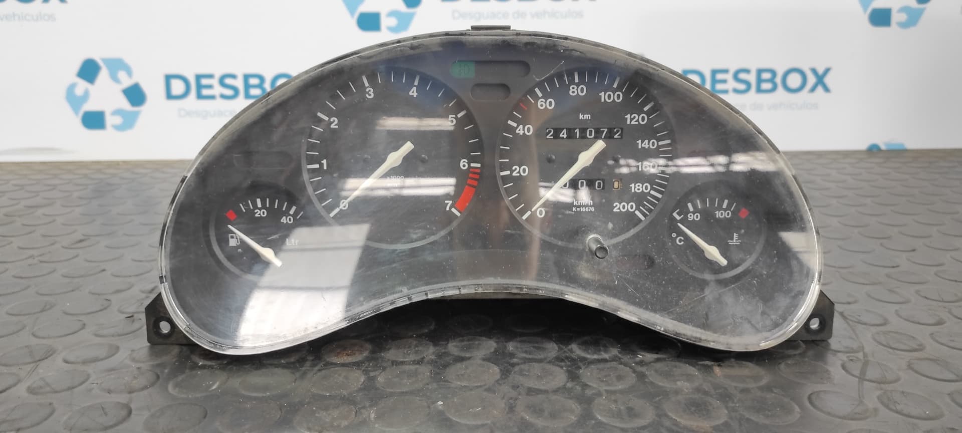Recambio de CUADRO INSTRUMENTOS para OPEL CORSA B Fresh X14SZ referencia OEM IAM 81117906   - GRIS
