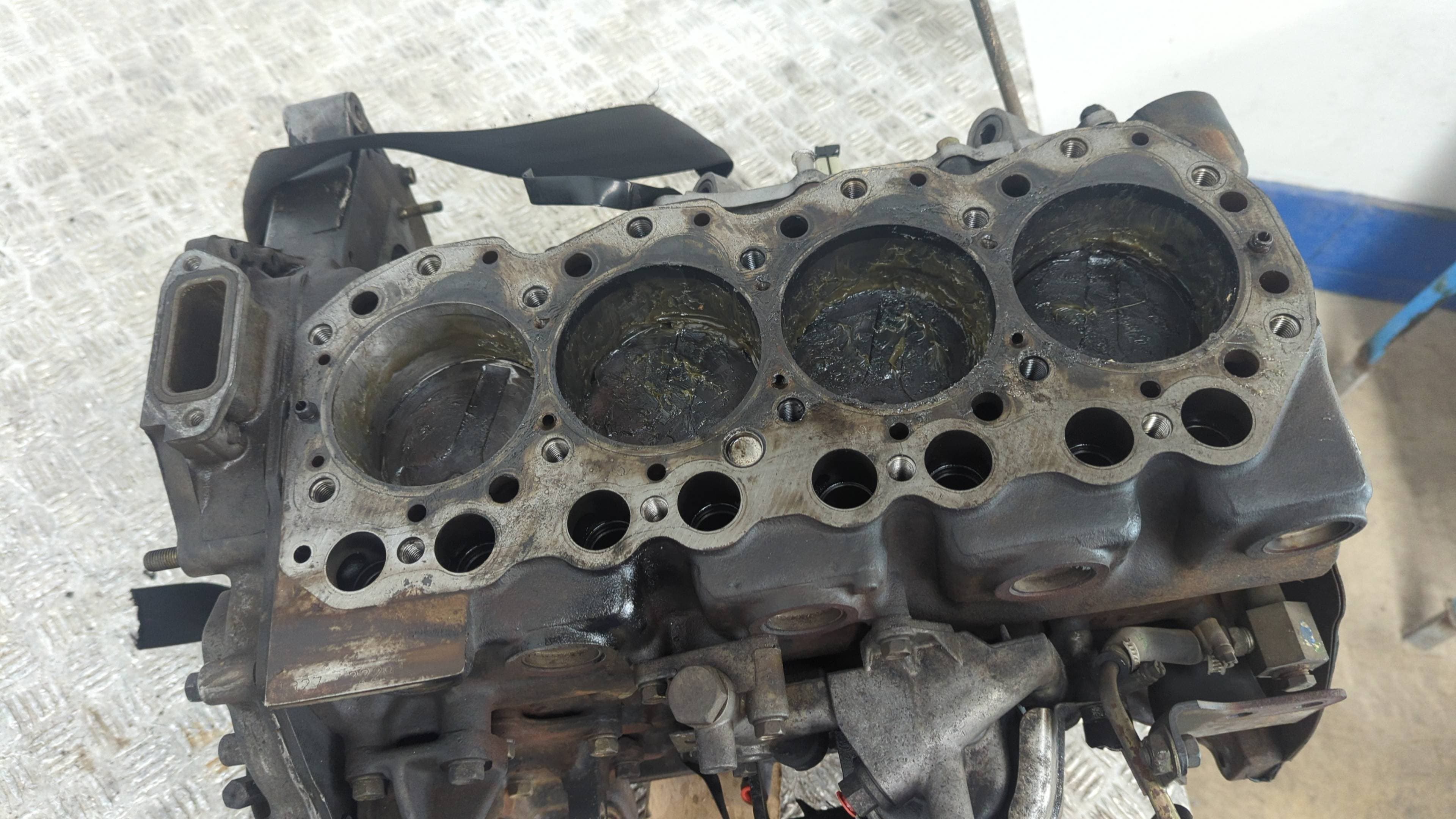 Recambio de BLOQUE para NISSAN TERRANO/TERRANO.II (R20) TD27T referencia OEM IAM TD27   - NEGRO 7