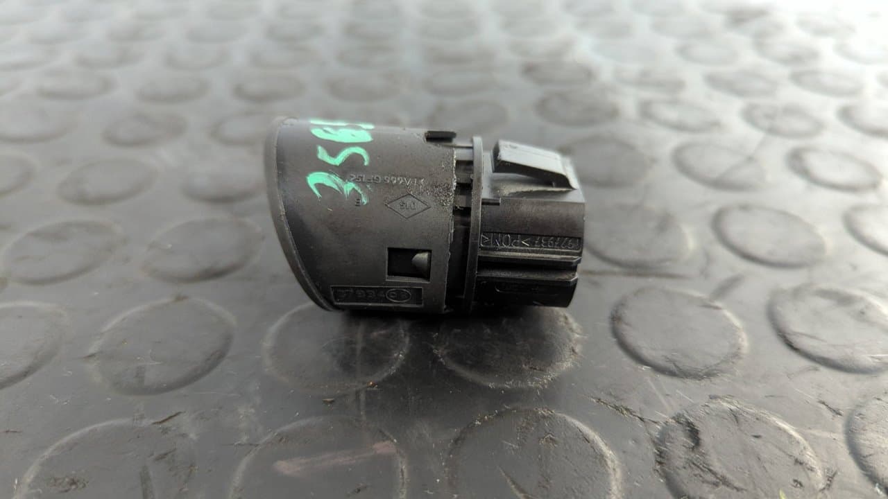 Recambio de INTERRUPTOR para RENAULT MEGANE II BERLINA 3P 1.5 dCi Diesel K9KP7 referencia OEM IAM 2793402   - BLANCO 4