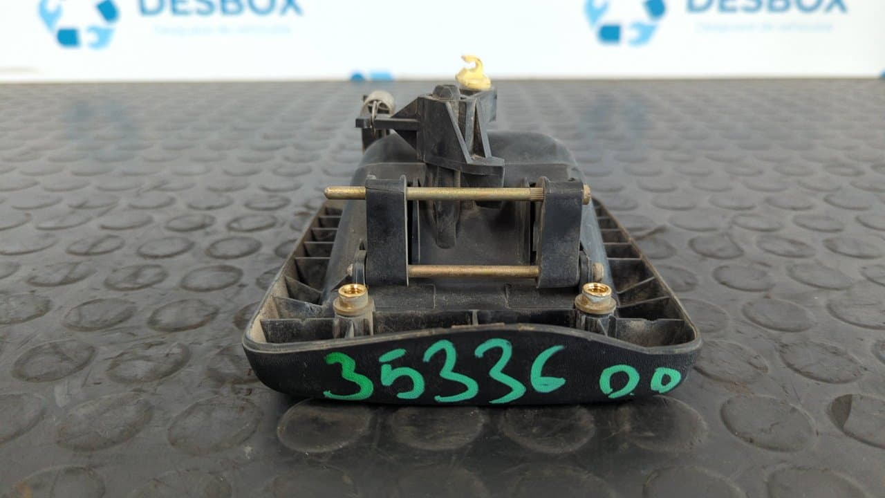Recambio de MANETA DELANTERA DERECHA para RENAULT MASTER II PH. 2 DOKA/PR. FGST Caja abierta Batalla 3578 mm G9UA7 referencia OEM IAM 7700352489   - BLANCO 3