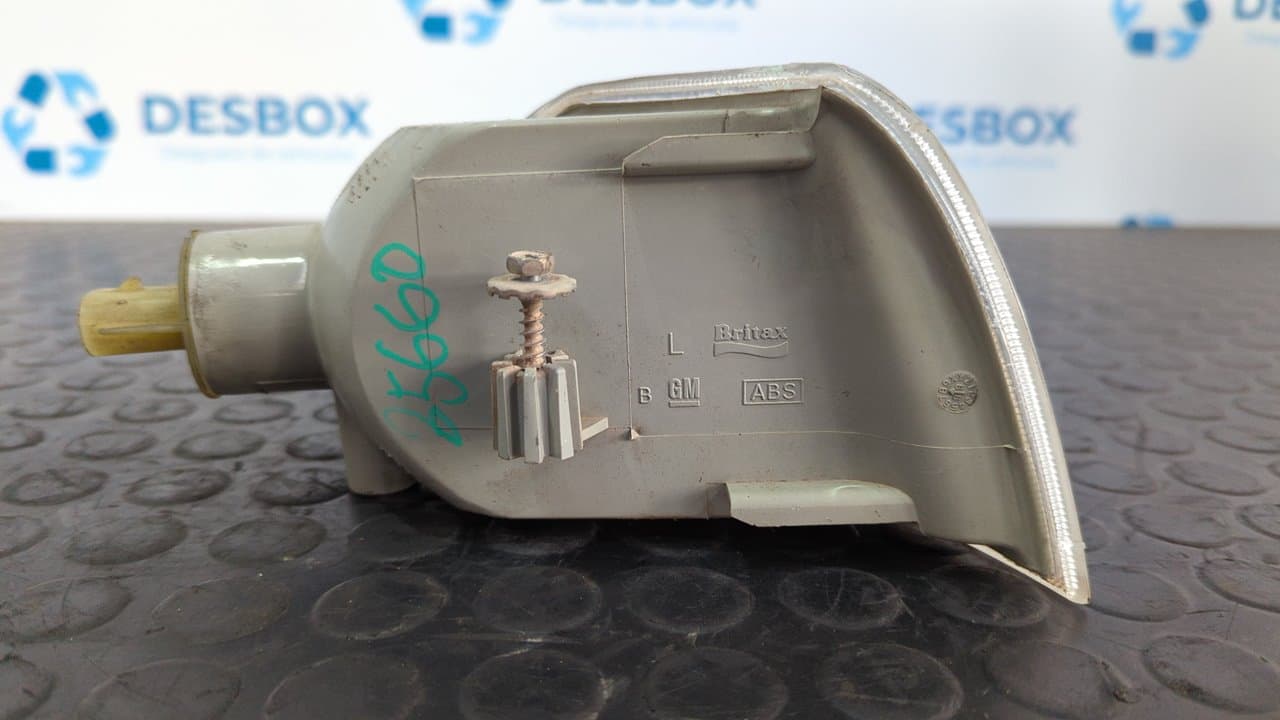 Recambio de PILOTO DELANTERO IZQUIERDO para OPEL ASTRA F BERLINA 1.6 X16SZR referencia OEM IAM    - BLANCO 2
