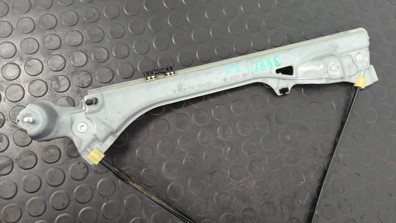 Recambio de ELEVALUNAS TRASERO DERECHO para RENAULT LAGUNA III Authentique M9RG7 referencia OEM IAM 827000001R    - NEGRO 8