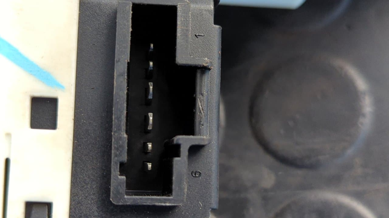 Recambio de ELEVALUNAS TRASERO IZQUIERDO para RENAULT LAGUNA III Authentique M9RG7 referencia OEM IAM 827010001R    - NEGRO 6