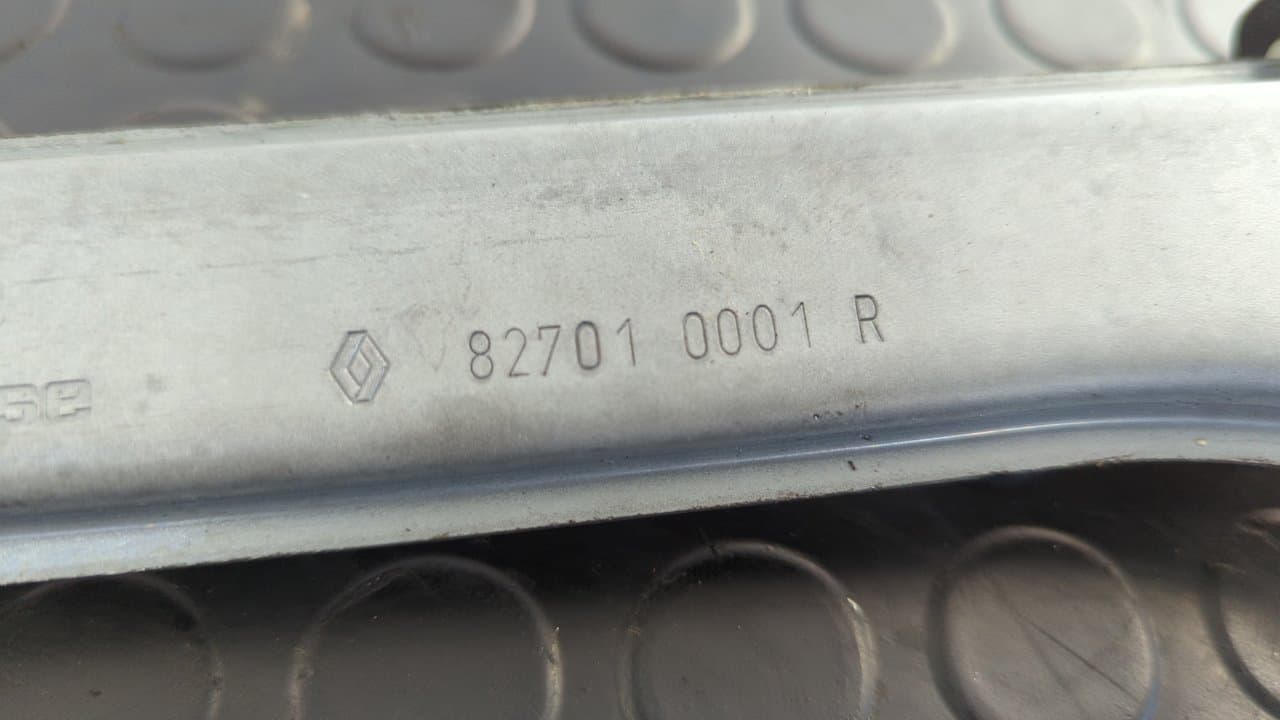 Recambio de ELEVALUNAS TRASERO IZQUIERDO para RENAULT LAGUNA III Authentique M9RG7 referencia OEM IAM 827010001R    - NEGRO 2