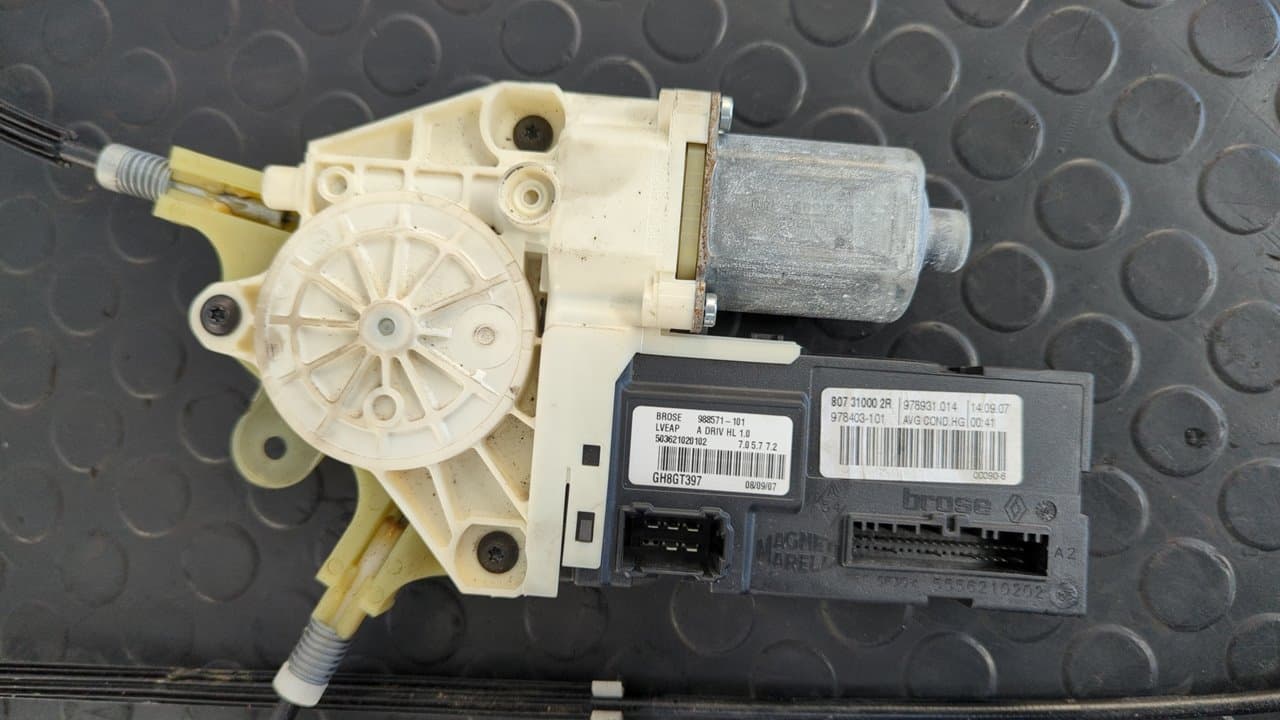Recambio de ELEVALUNAS DELANTERO IZQUIERDO para RENAULT LAGUNA III Authentique M9RG7 referencia OEM IAM 807010002R    - NEGRO 8