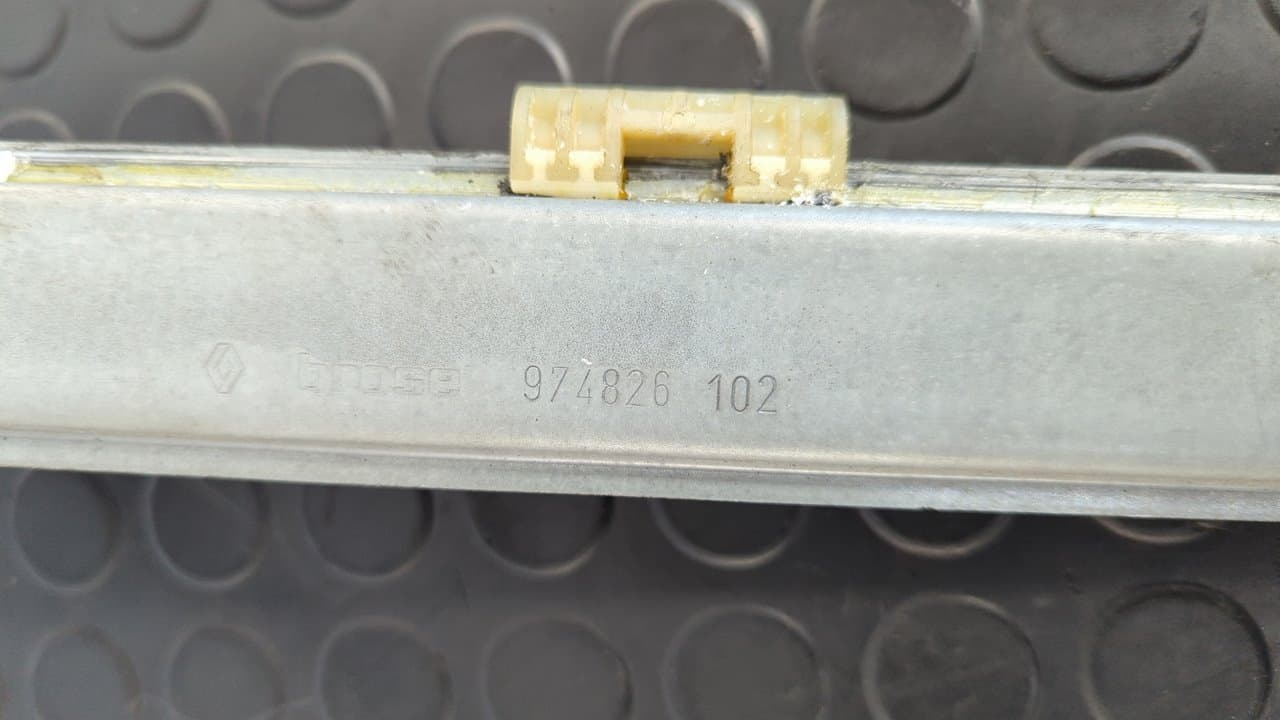 Recambio de ELEVALUNAS DELANTERO DERECHO para RENAULT LAGUNA III Authentique M9RG7 referencia OEM IAM 807000002R    - NEGRO 8