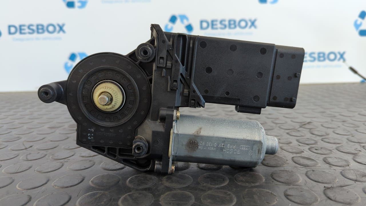 Recambio de MOTOR ELEVALUNAS DELANTERO DERECHO para VOLKSWAGEN PASSAT BERLINA (3B2) Comfortline AFN referencia OEM IAM 0130821694    - GRIS