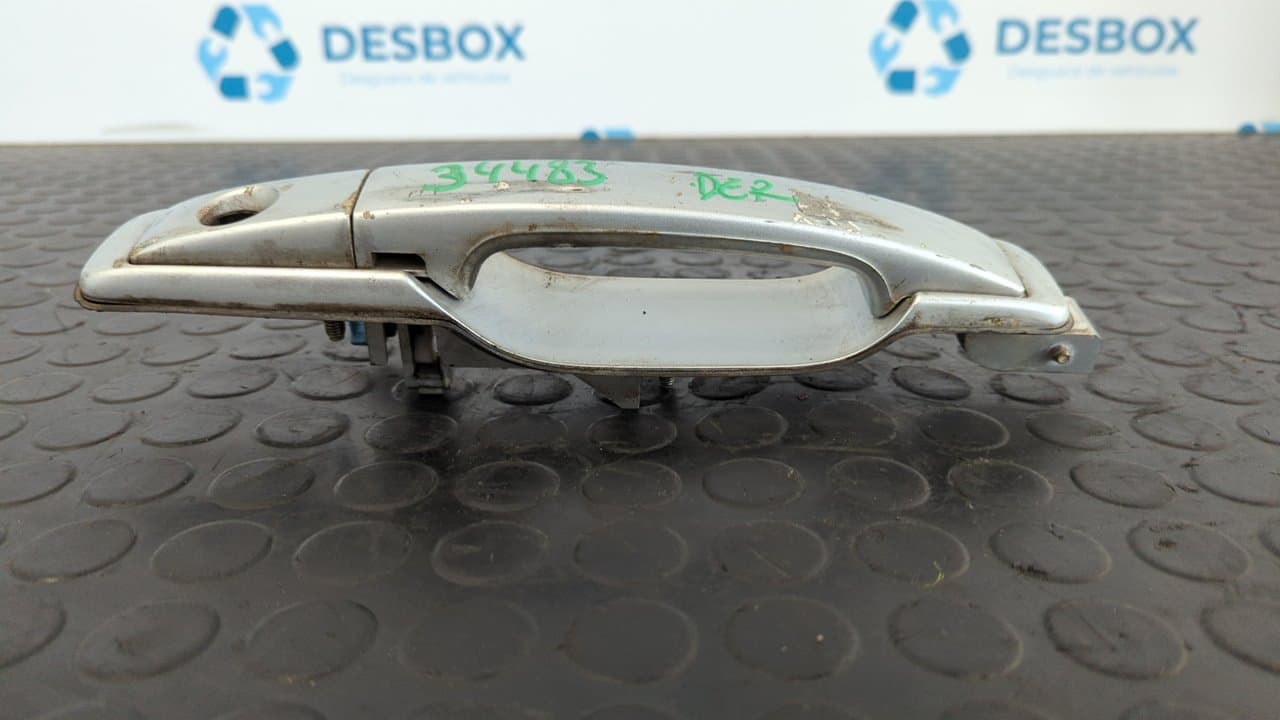 Recambio de MANETA DELANTERA DERECHA para SSANGYONG RODIUS Xdi Deluxe 4WD D27DT referencia OEM IAM    - PLATA 3