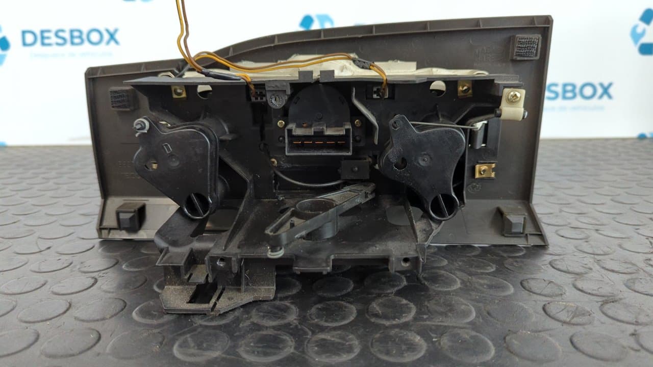 Recambio de MANDO CALEFACCION / AIRE ACONDICIONADO para IVECO DAILY CAJA CERRADA (1999 =>) 29 - L 11 Caja cerrada 814043B referencia OEM IAM B837   - BLANCO 4