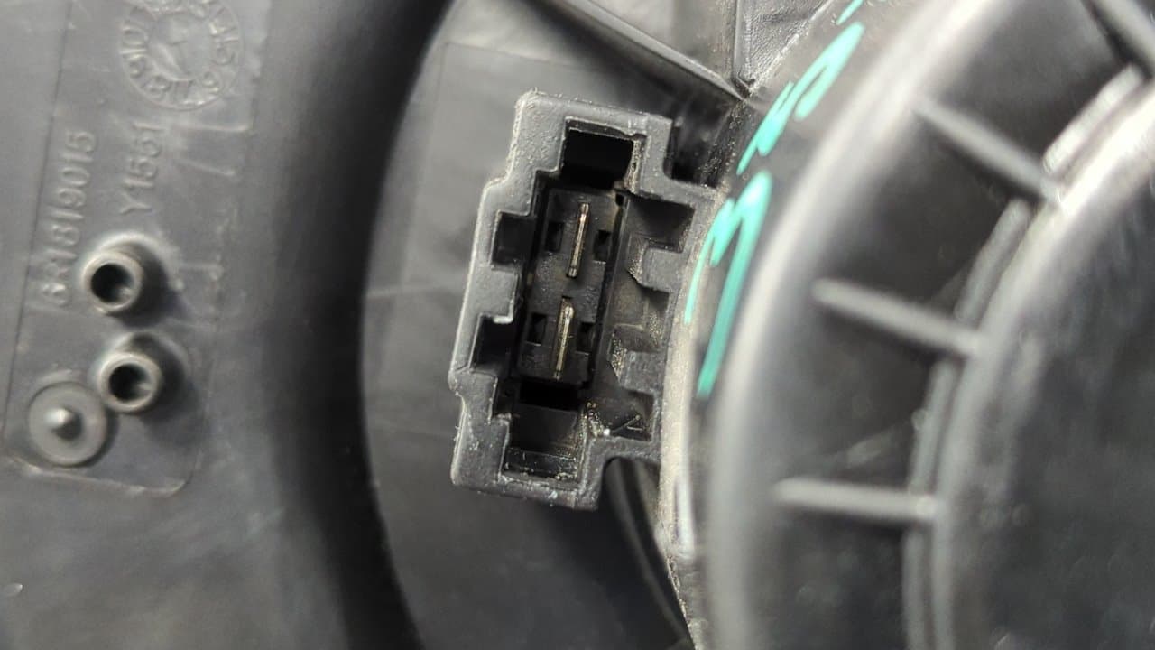 Recambio de MOTOR CALEFACCION para VOLKSWAGEN POLO (6C1) Advance BlueMotion CUS referencia OEM IAM 6R1819015   - AZUL 4