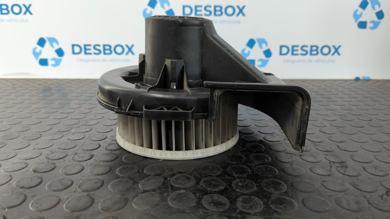 Recambio de MOTOR CALEFACCION para VOLKSWAGEN POLO (6C1) Advance BlueMotion CUS referencia OEM IAM 6R1819015   - AZUL 6