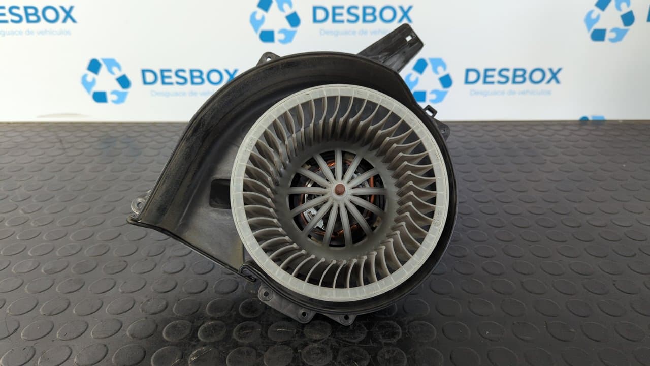 Recambio de MOTOR CALEFACCION para VOLKSWAGEN POLO (6C1) Advance BlueMotion CUS referencia OEM IAM 6R1819015   - AZUL 2