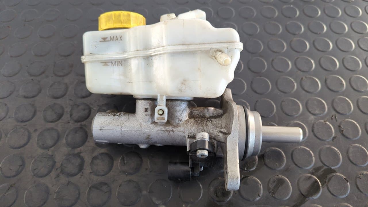 Recambio de BOMBA FRENO para VOLKSWAGEN POLO (6C1) Advance BlueMotion CUS referencia OEM IAM 6R0611301A    - AZUL 7