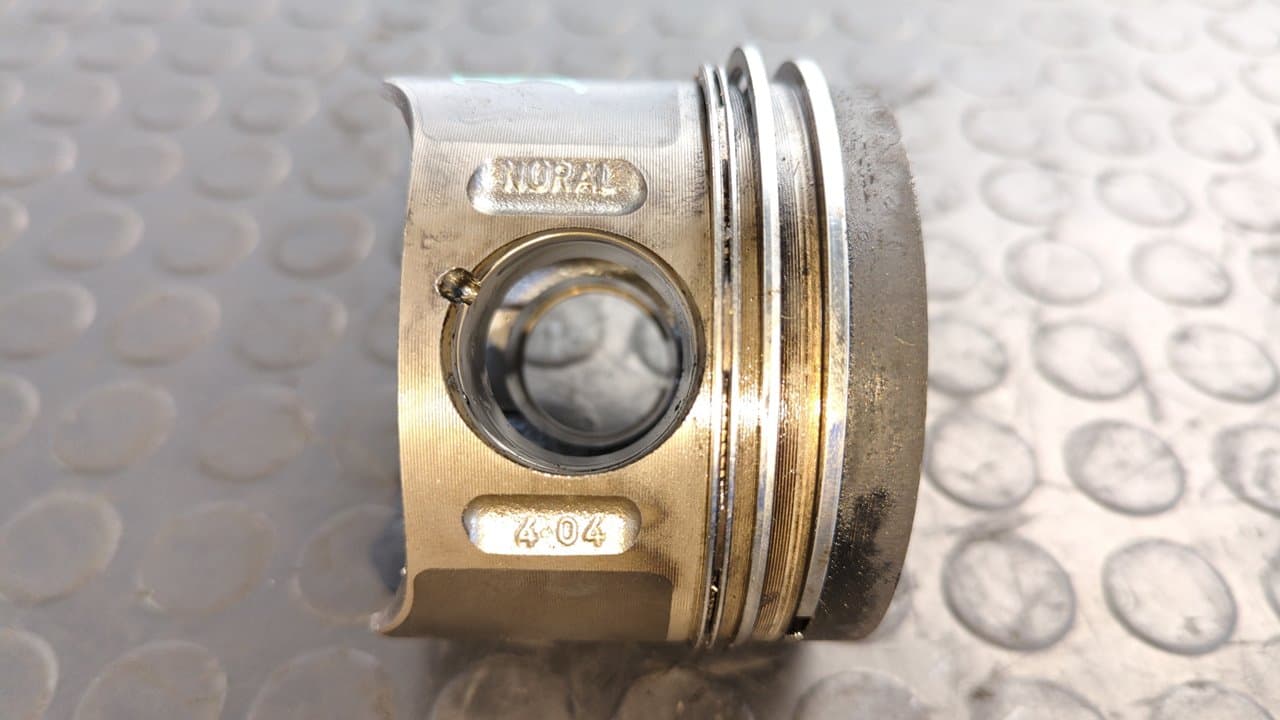 Recambio de PISTON para MERCEDES-BENZ VITO MIXTO 06.2003 -> 111  CDI  Compacto  (639.601) 646982 referencia OEM IAM 8854   - BLANCO 3