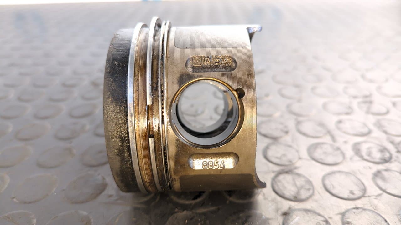 Recambio de PISTON para MERCEDES-BENZ VITO MIXTO 06.2003 -> 111  CDI  Compacto  (639.601) 646982 referencia OEM IAM 8854   - BLANCO 2