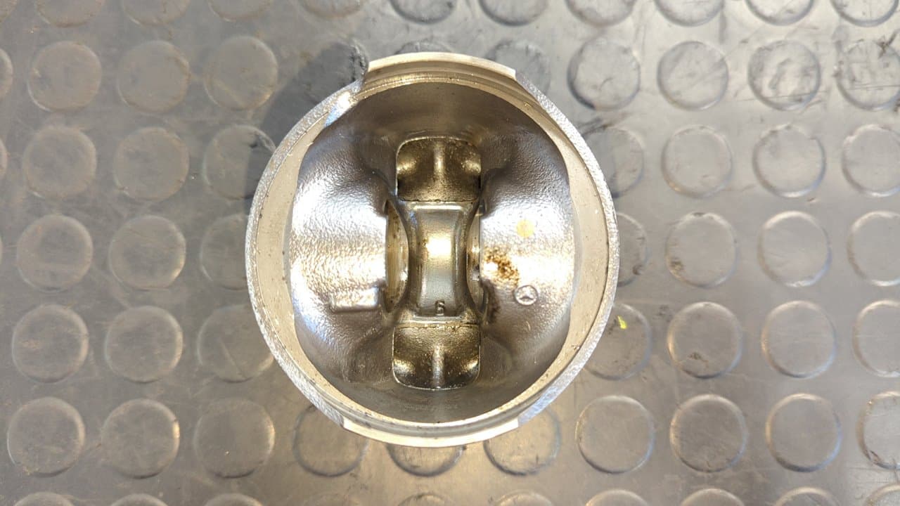 Recambio de PISTON para MERCEDES-BENZ VITO MIXTO 06.2003 -> 111  CDI  Compacto  (639.601) 646982 referencia OEM IAM 8854   - BLANCO 5
