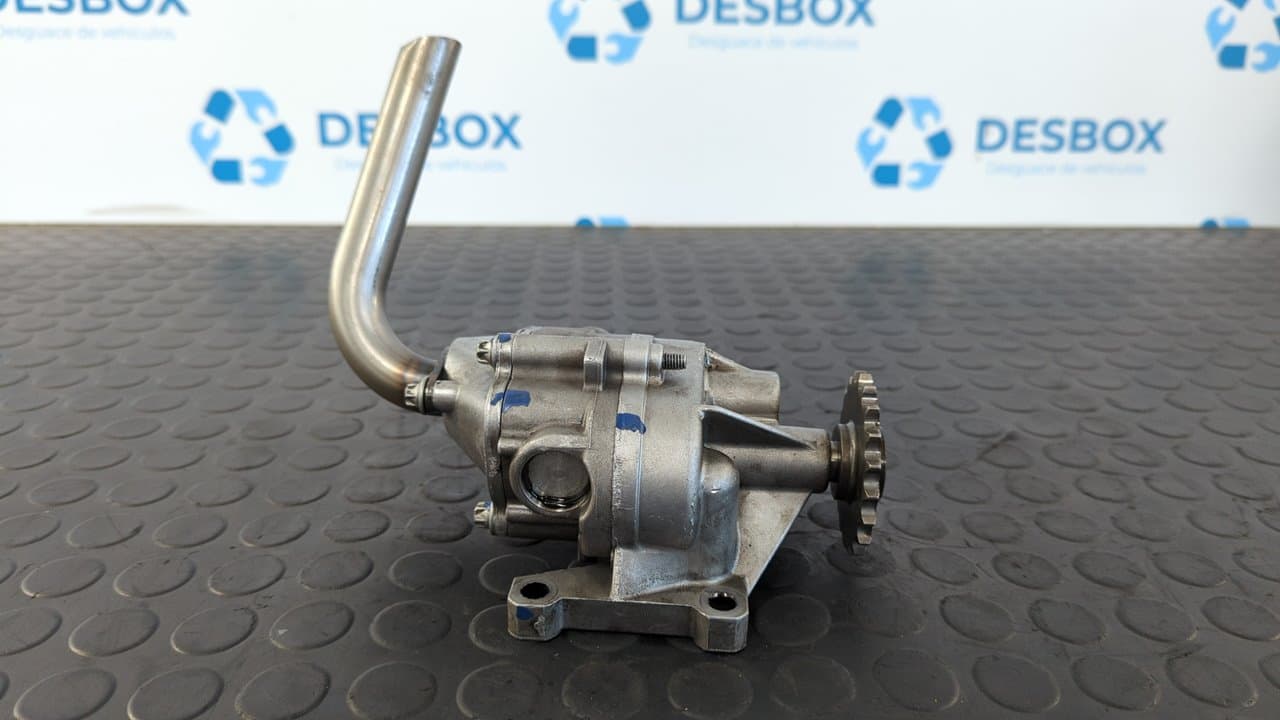 Recambio de BOMBA ACEITE para MERCEDES-BENZ VITO MIXTO 06.2003 -> 111  CDI  Compacto  (639.601) 646982 referencia OEM IAM 6111810201   - BLANCO 7