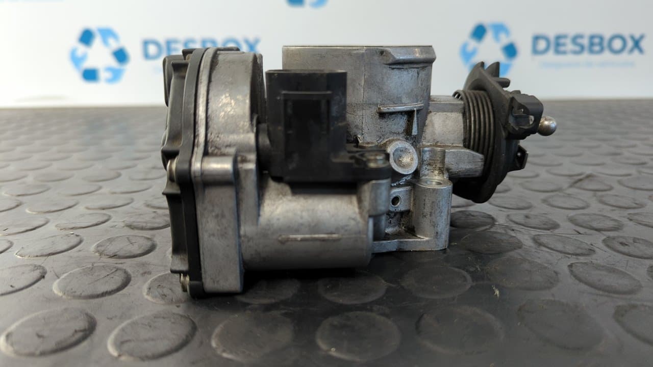 Recambio de CAJA MARIPOSA para AUDI A4 AVANT (B5) 1.8 T Avant AEB referencia OEM IAM 058133063M   - BLANCO 7
