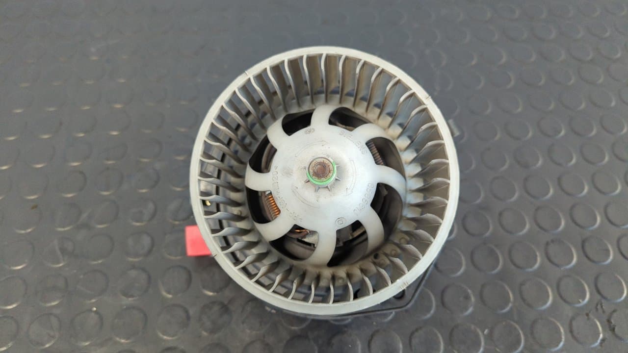 Recambio de MOTOR CALEFACCION para IVECO DAILY CAJA CERRADA (1999 =>) 29 - L 11 Caja cerrada 814043B referencia OEM IAM 570630200   - BLANCO 3