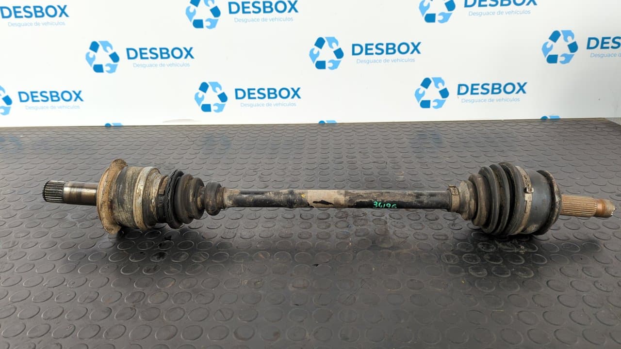 Recambio de TRANSMISION TRASERA DERECHA para MERCEDES-BENZ VITO MIXTO 06.2003 -> 111  CDI  Compacto  (639.601) 646982 referencia OEM IAM    - BLANCO
