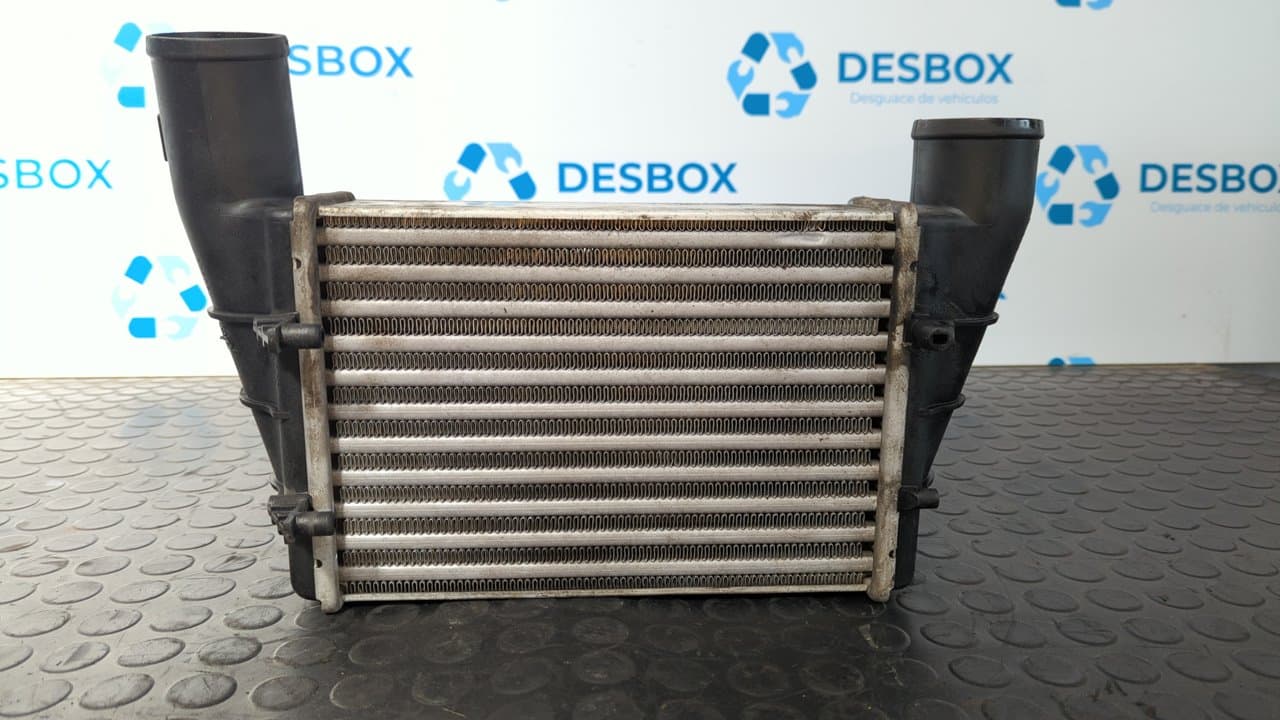 Recambio de INTERCOOLER para AUDI A4 AVANT (B5) 1.8 T Avant AEB referencia OEM IAM 058145805A   - BLANCO