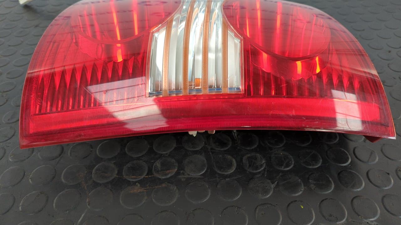 Recambio de PILOTO TRASERO DERECHO para HYUNDAI ATOS (EM) 1.1 Comfort 4HD        referencia OEM IAM 92401055   - AMARILLO 4