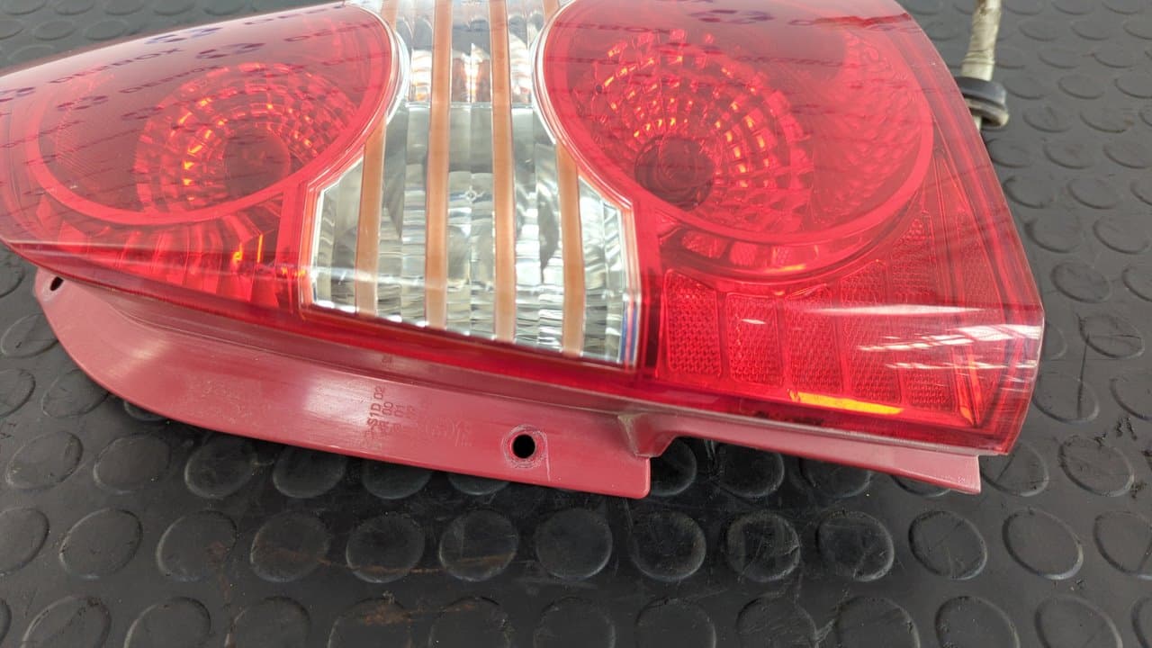 Recambio de PILOTO TRASERO DERECHO para HYUNDAI ATOS (EM) 1.1 Comfort 4HD        referencia OEM IAM 92401055   - AMARILLO 2