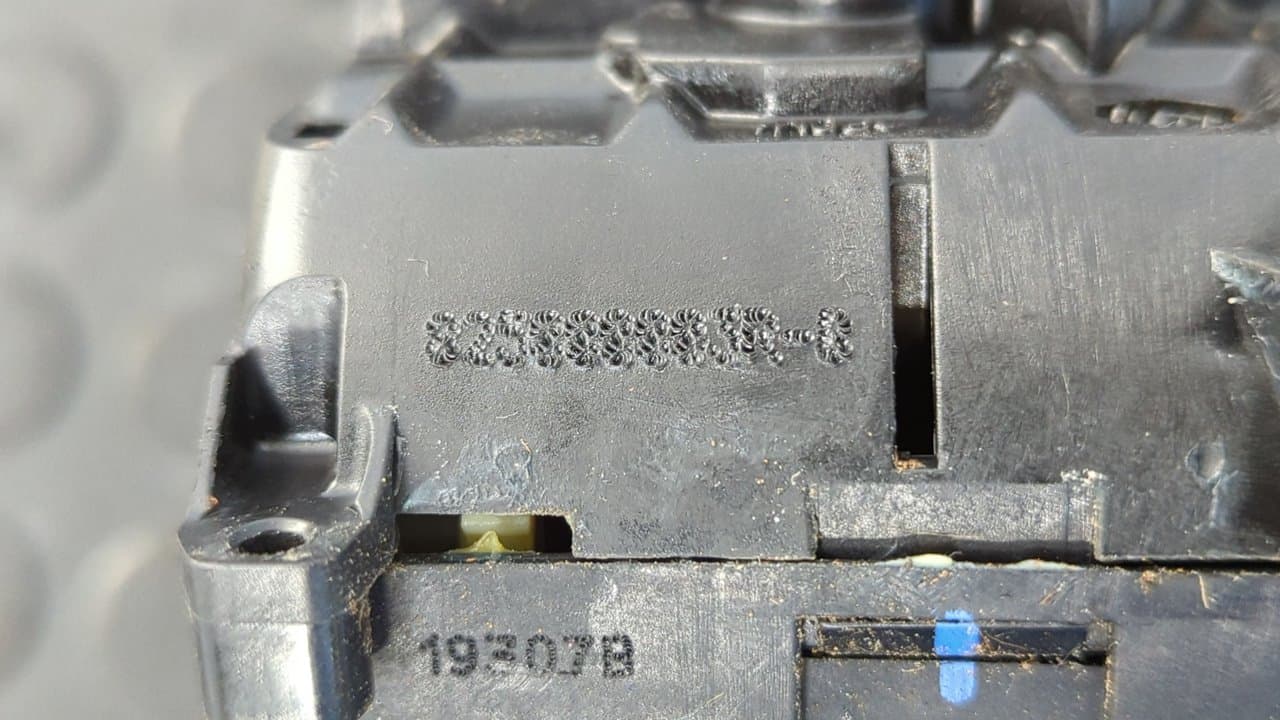 Recambio de CERRADURA PUERTA TRASERA DERECHA para RENAULT LAGUNA III Authentique M9RG7 referencia OEM IAM 825000003RB   - NEGRO 7