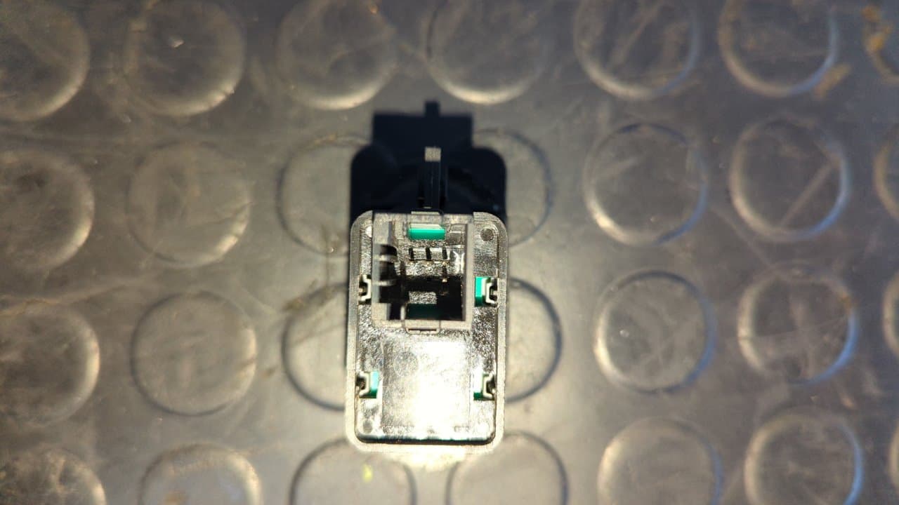 Recambio de MANDO ELEVALUNAS DELANTERO DERECHO para CITROEN C3 1.4 HDi Audace 8HZDV4TD referencia OEM IAM 96401469XT 3